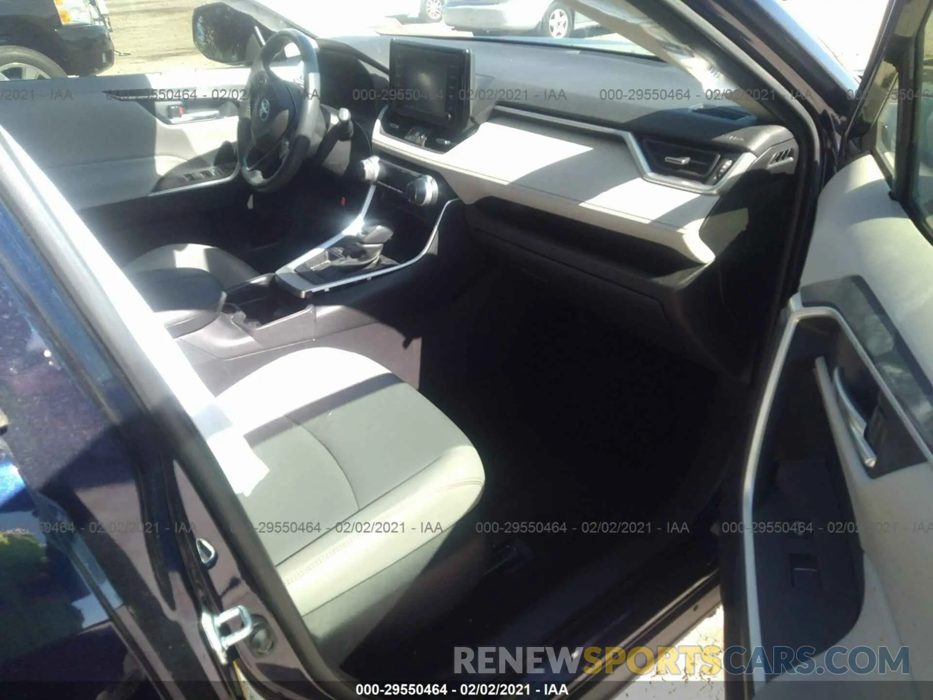 5 Photograph of a damaged car JTMC1RFV0KD007964 TOYOTA RAV4 2019