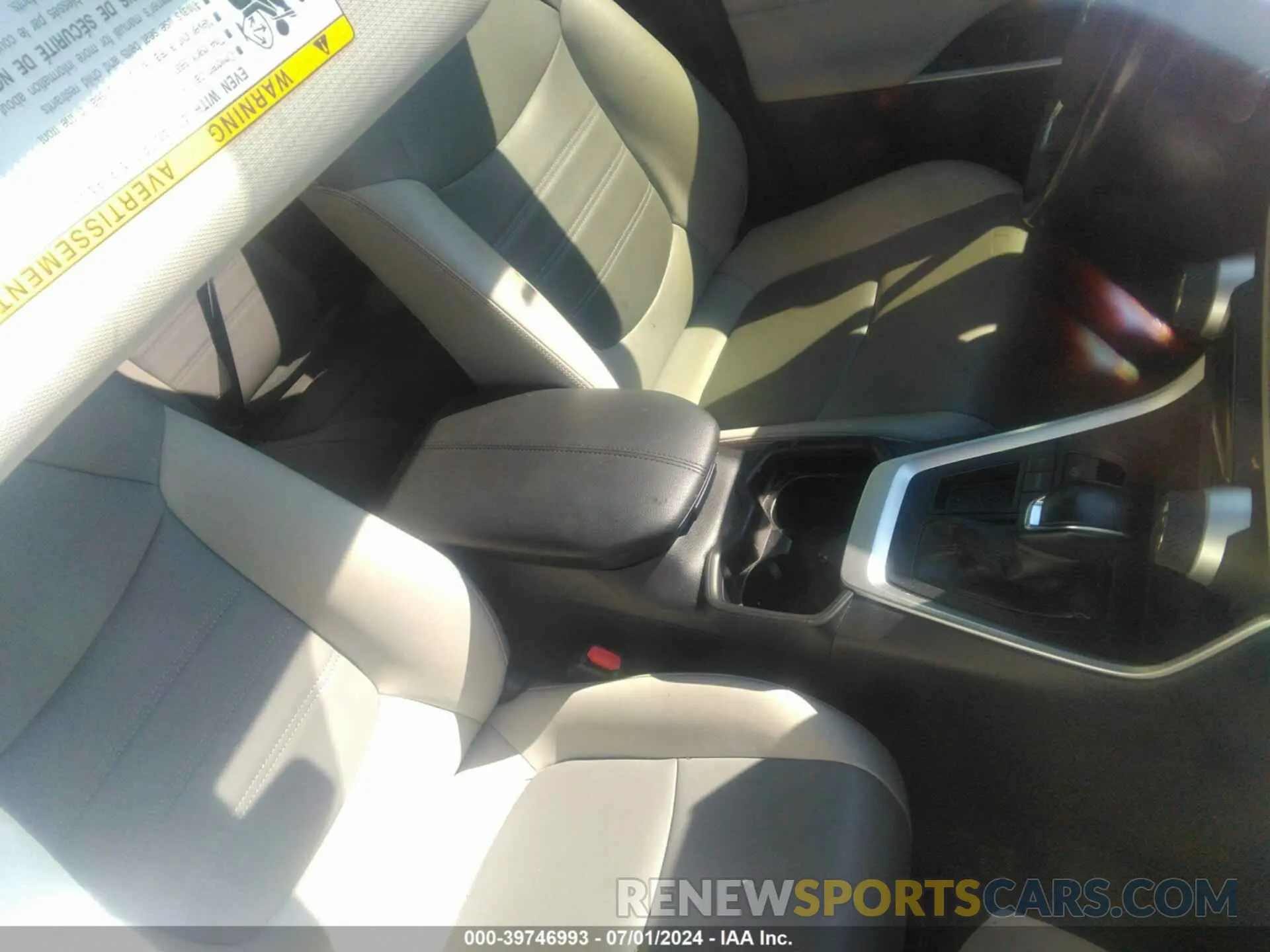 5 Photograph of a damaged car JTMC1RFV0KD514640 TOYOTA RAV4 2019