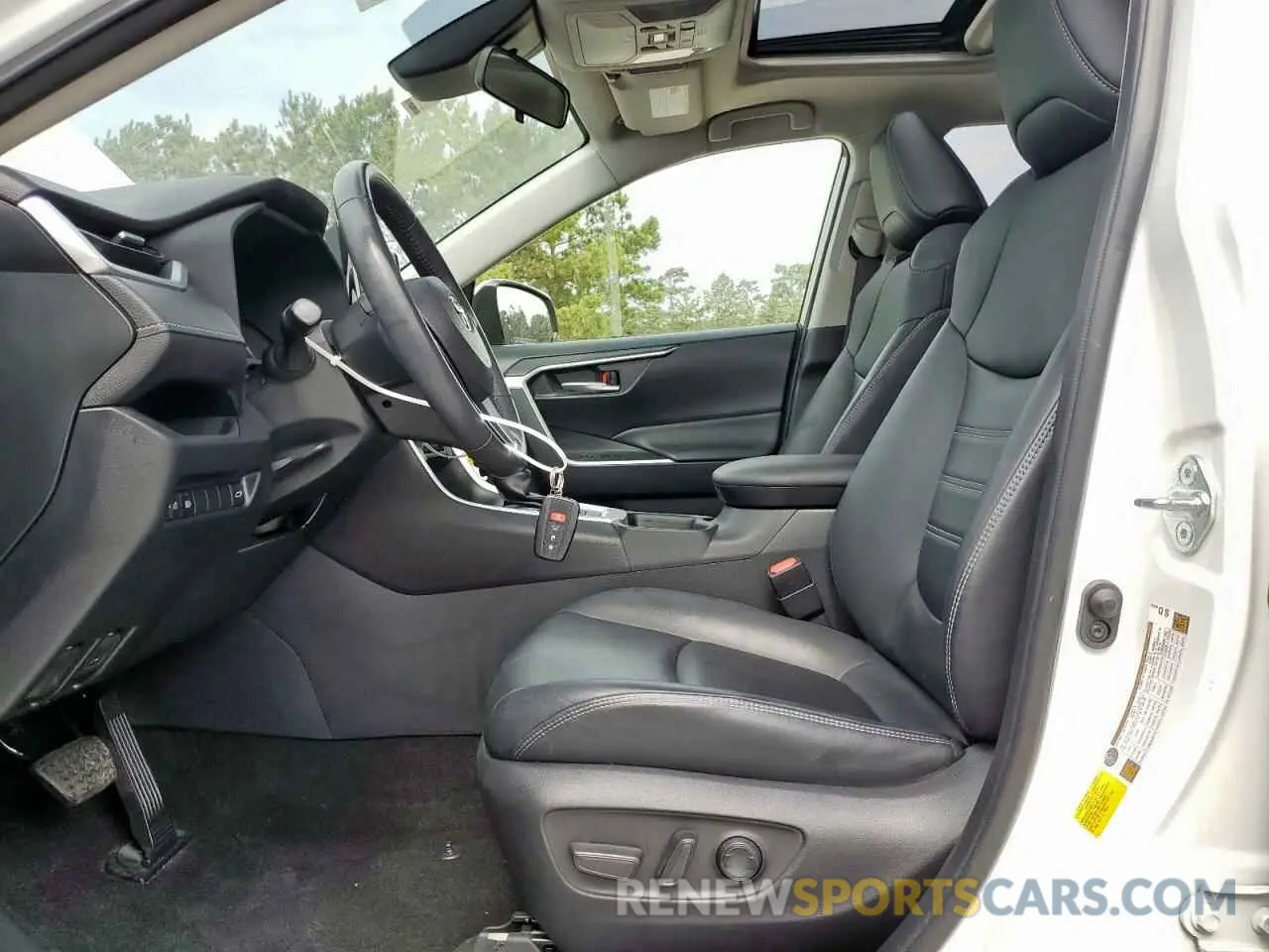 7 Photograph of a damaged car JTMC1RFV1KD022912 TOYOTA RAV4 2019