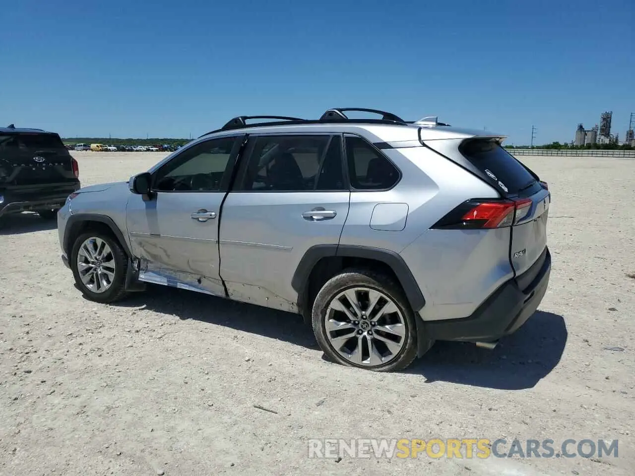 2 Photograph of a damaged car JTMC1RFV1KJ008476 TOYOTA RAV4 2019