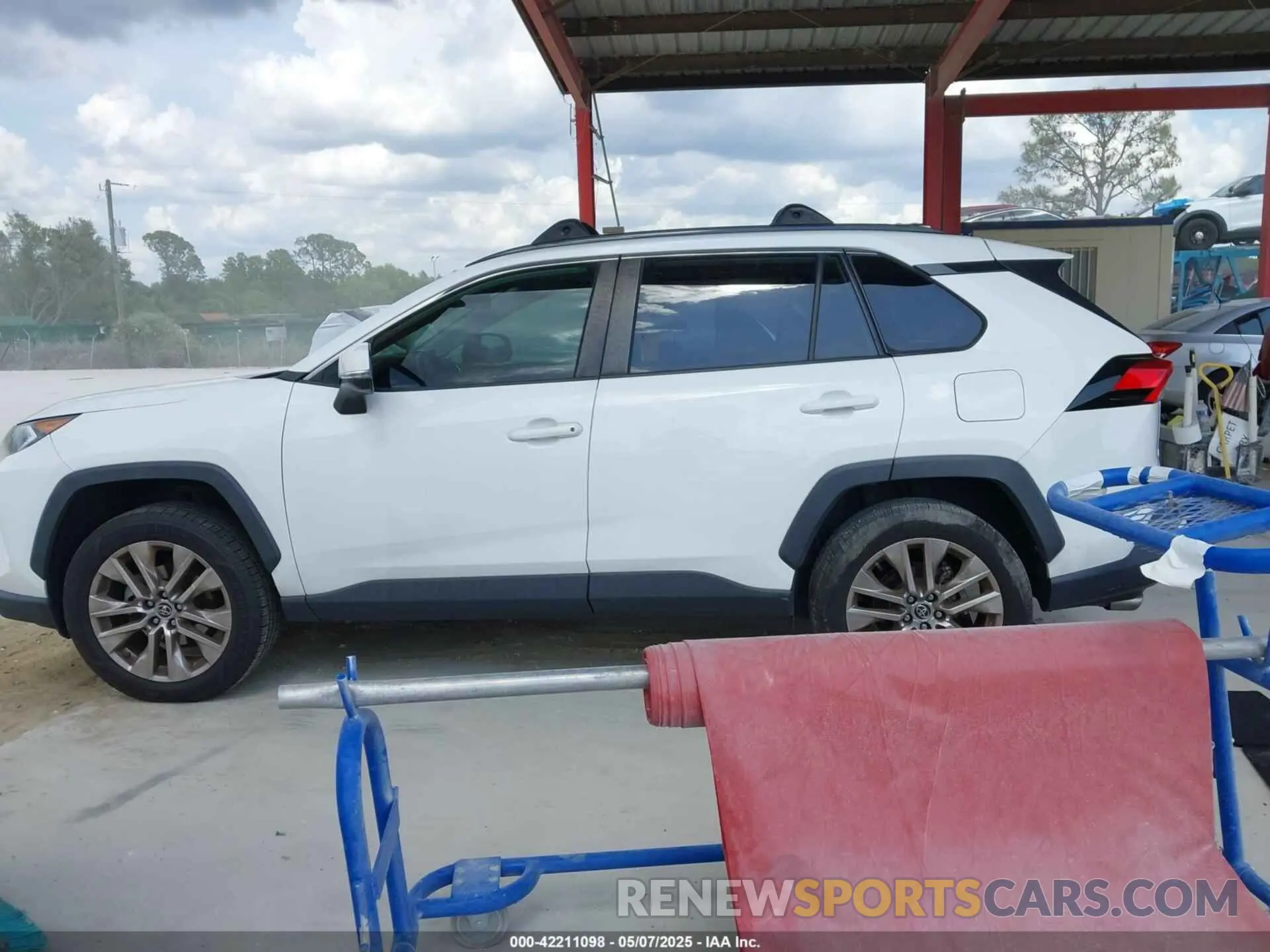 14 Photograph of a damaged car JTMC1RFV2KD504756 TOYOTA RAV4 2019