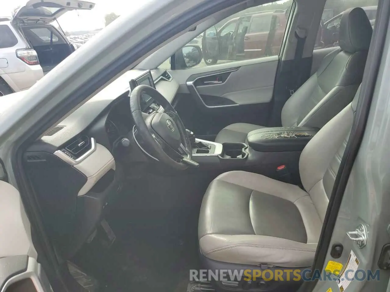 7 Photograph of a damaged car JTMC1RFV3KD514616 TOYOTA RAV4 2019