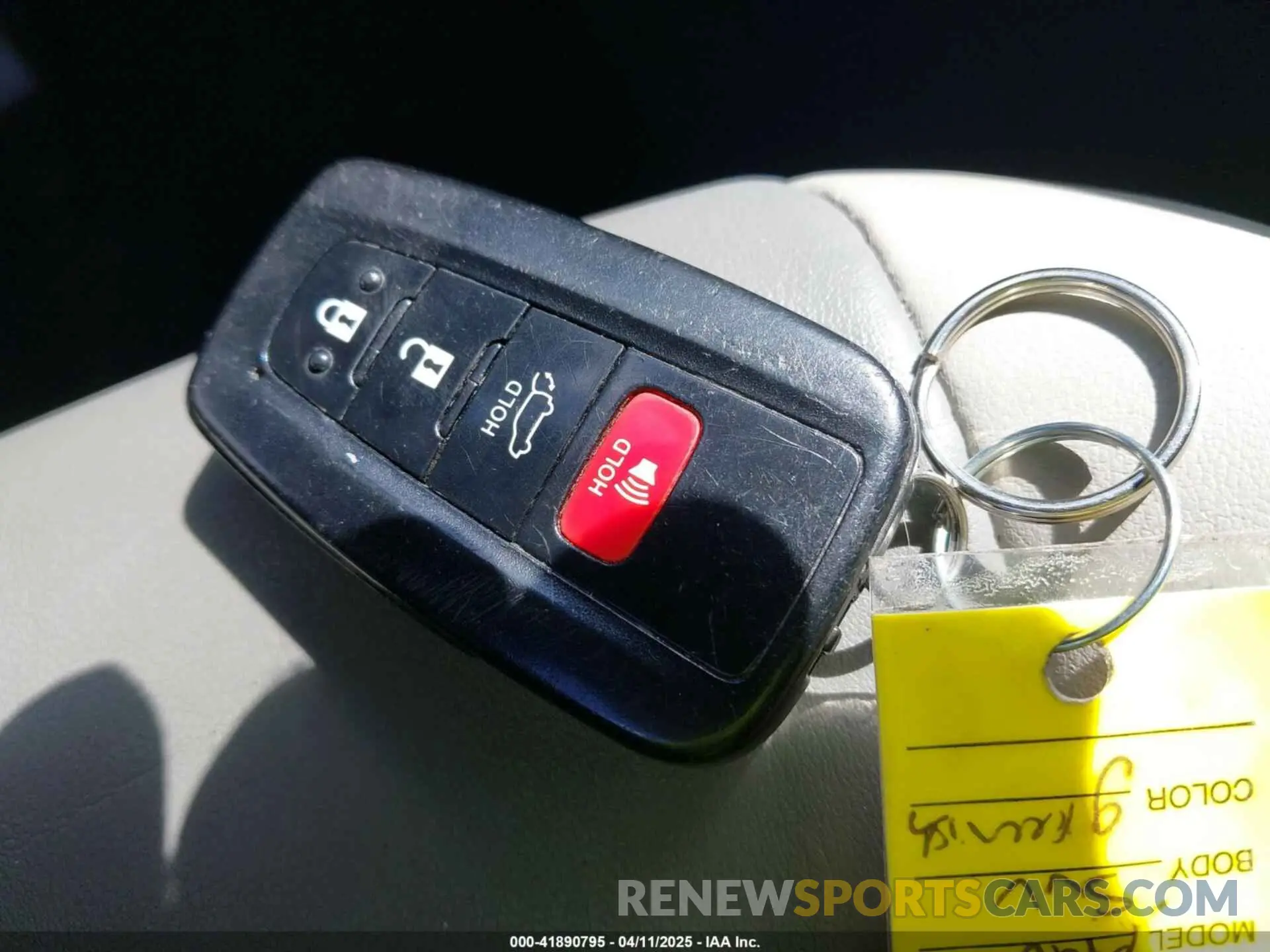 11 Фотография поврежденного автомобиля JTMC1RFV5KD014585 TOYOTA RAV4 2019