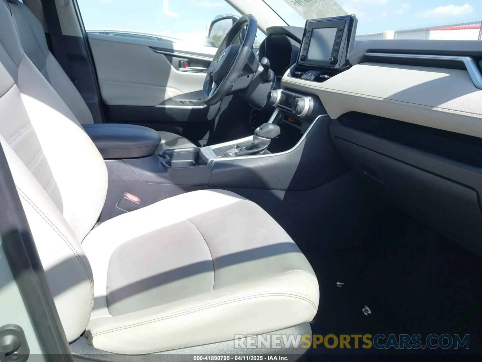 5 Фотография поврежденного автомобиля JTMC1RFV5KD014585 TOYOTA RAV4 2019