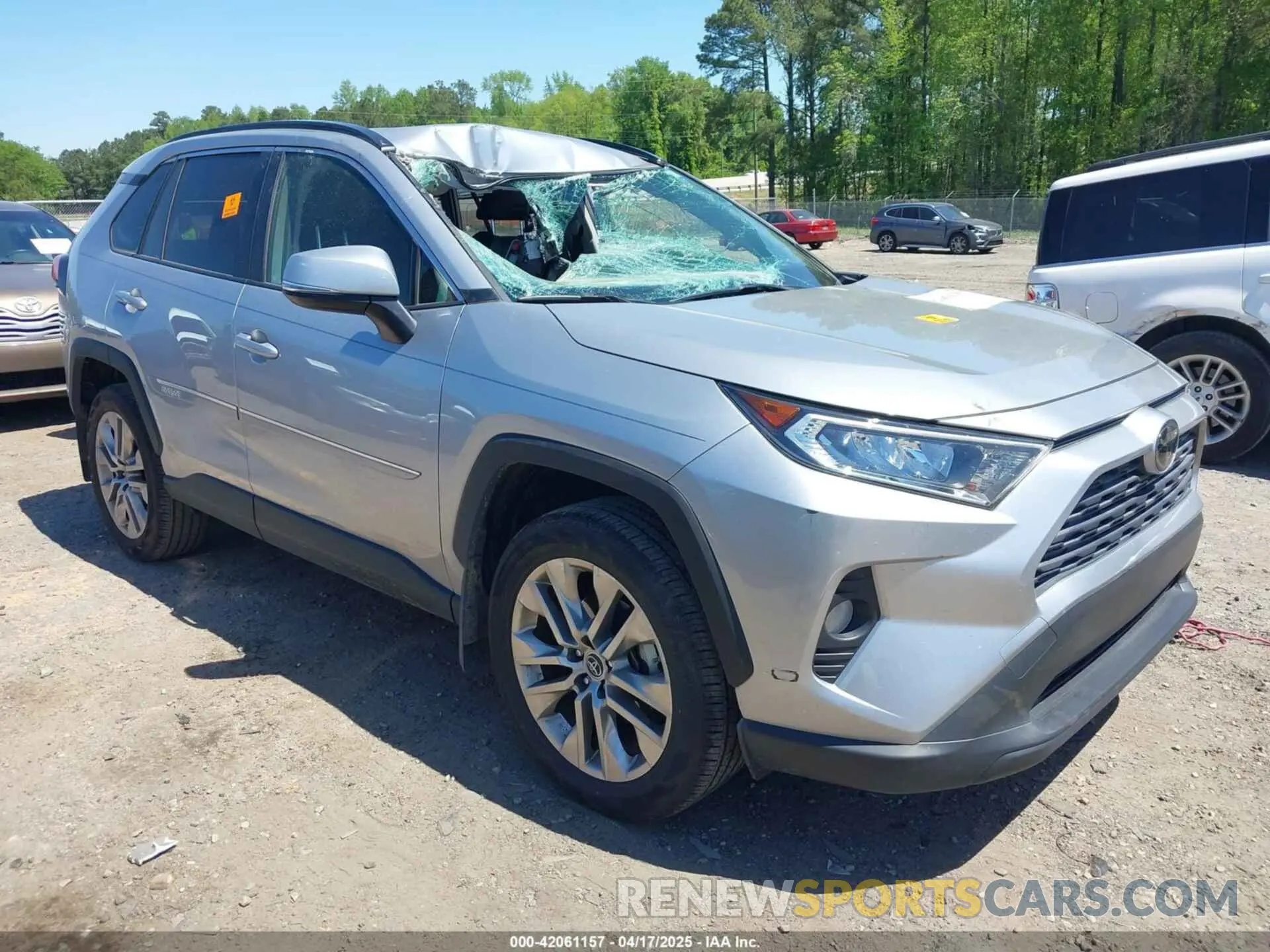 1 Photograph of a damaged car JTMC1RFV5KJ002874 TOYOTA RAV4 2019