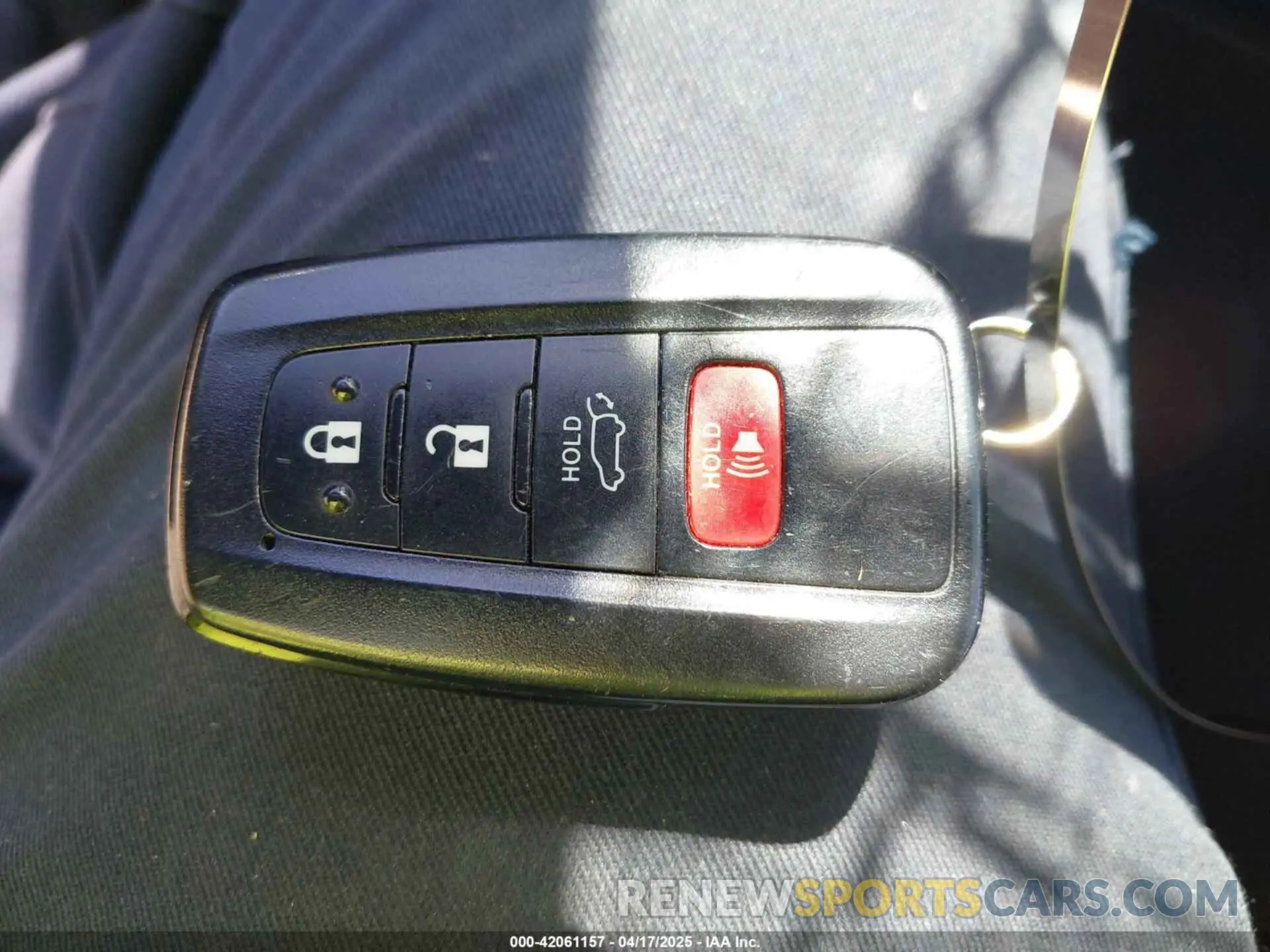 11 Photograph of a damaged car JTMC1RFV5KJ002874 TOYOTA RAV4 2019