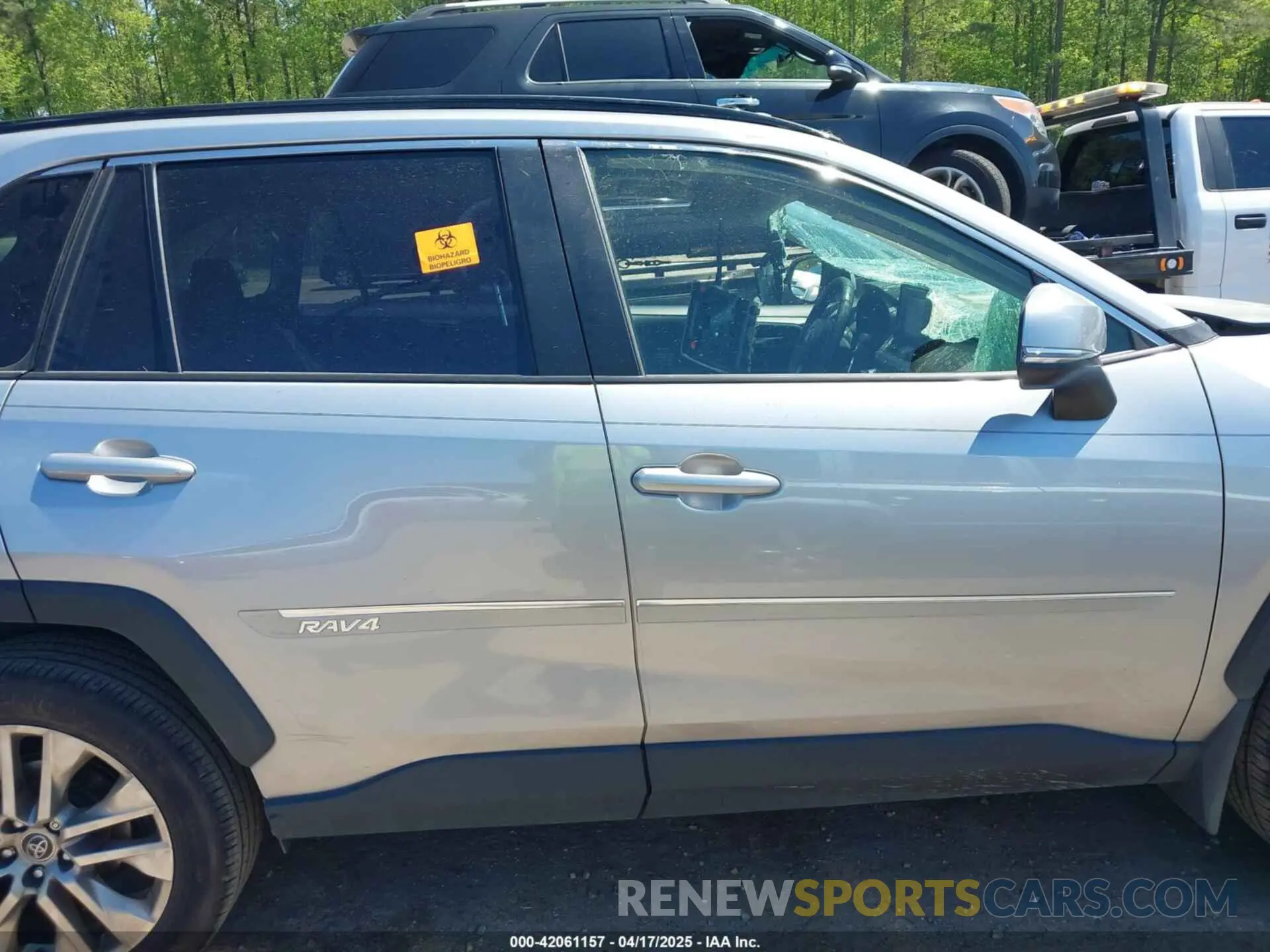 13 Photograph of a damaged car JTMC1RFV5KJ002874 TOYOTA RAV4 2019