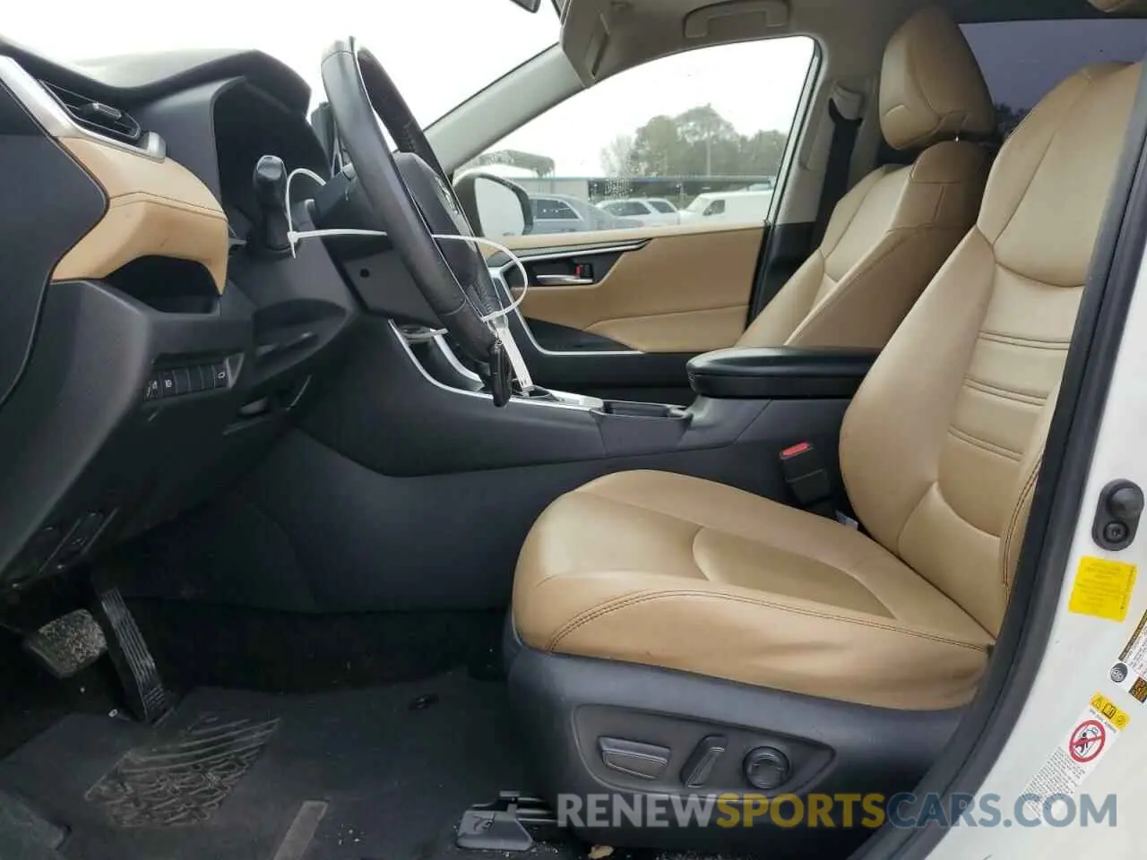 7 Photograph of a damaged car JTMC1RFV6KJ004486 TOYOTA RAV4 2019
