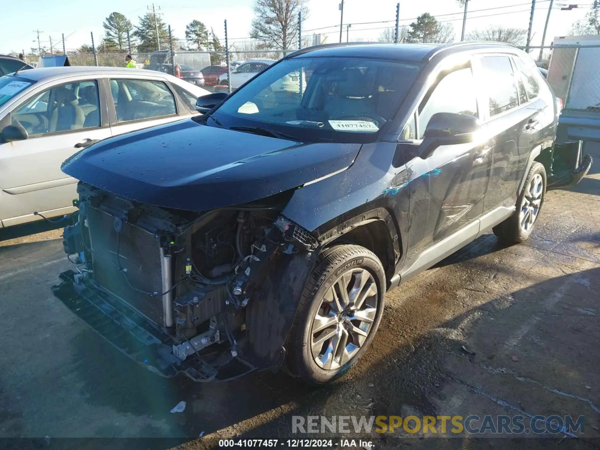 2 Фотография поврежденного автомобиля JTMC1RFV7KD003880 TOYOTA RAV4 2019