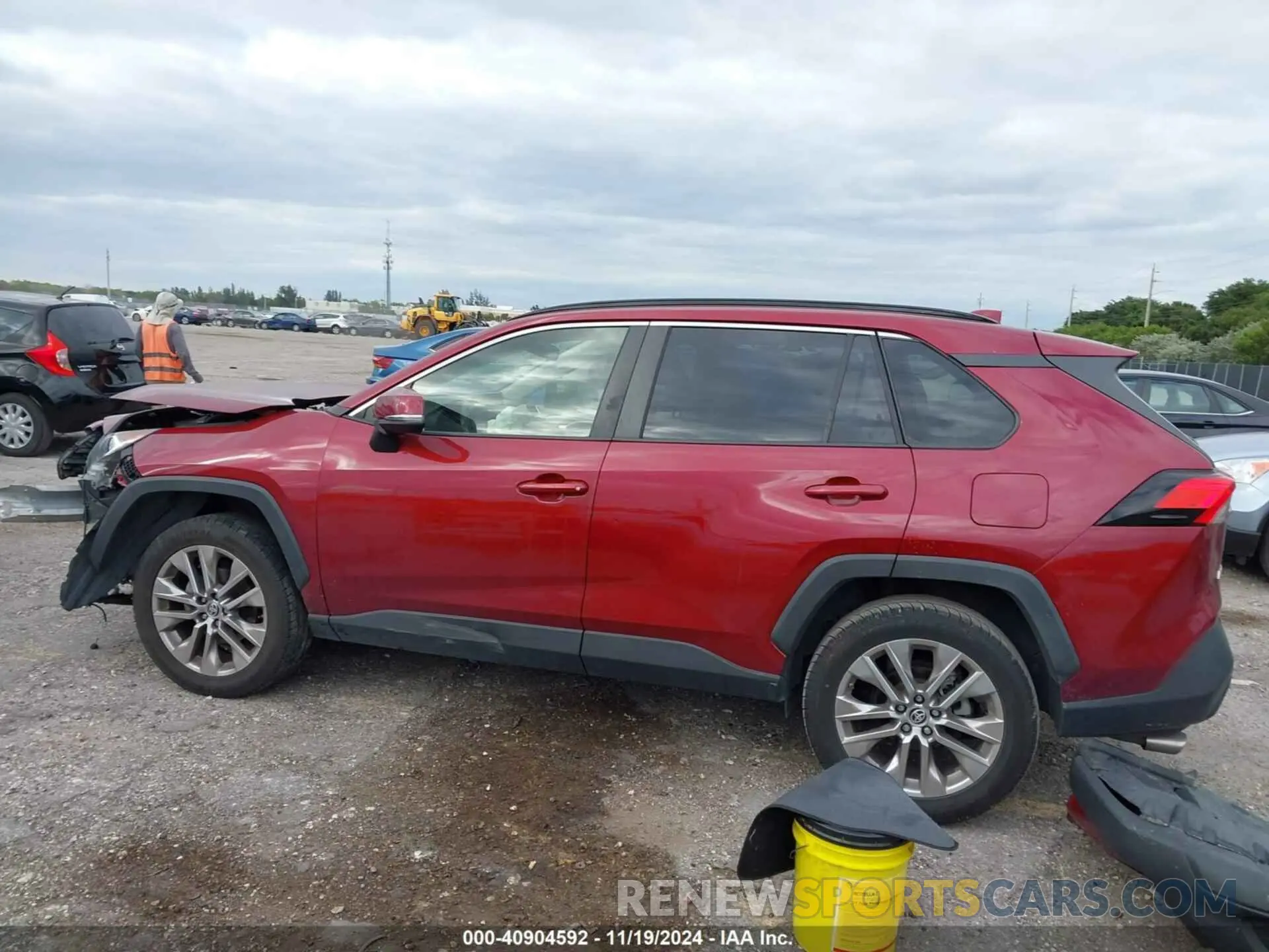 14 Photograph of a damaged car JTMC1RFV7KD040623 TOYOTA RAV4 2019