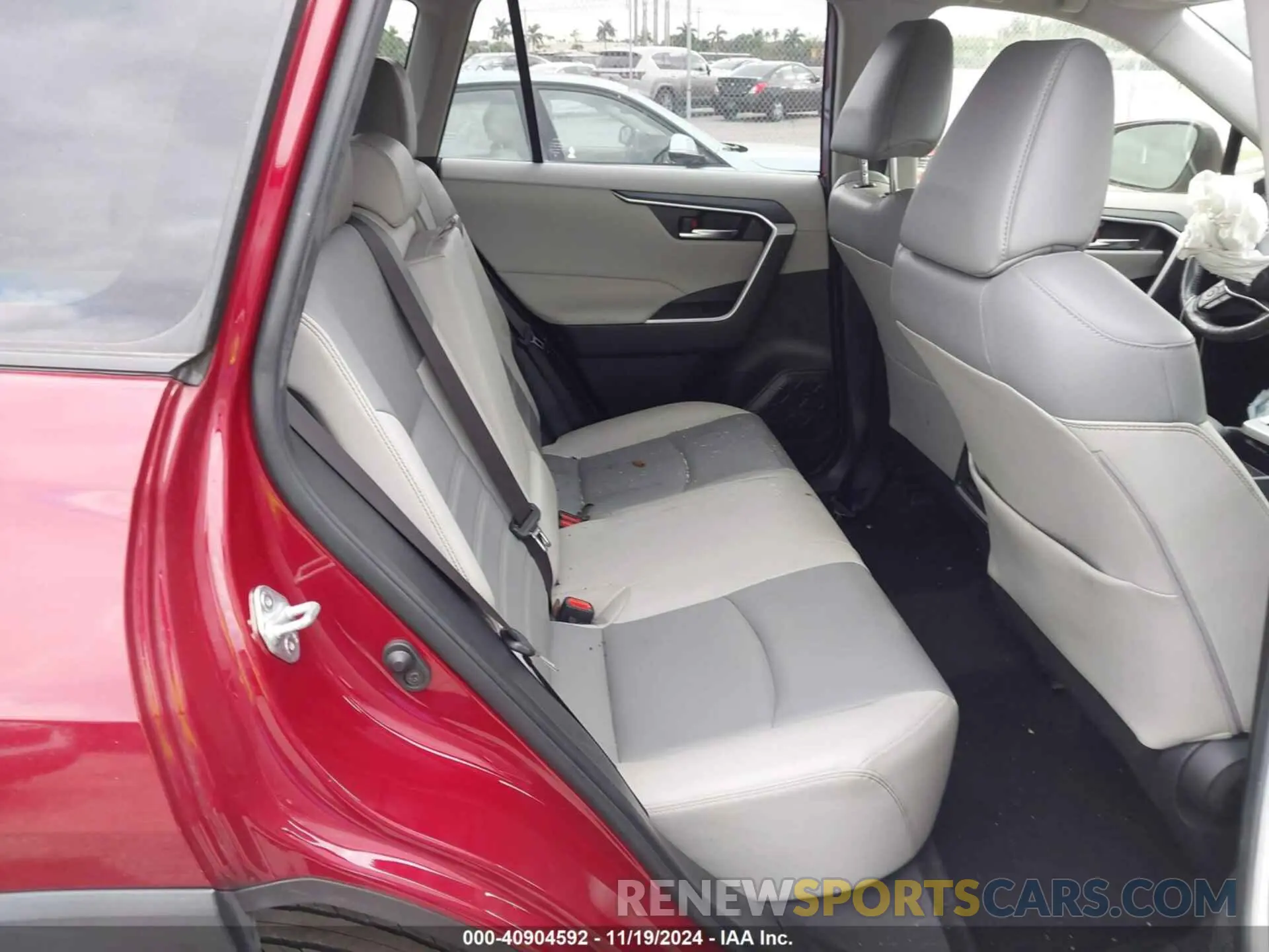 8 Photograph of a damaged car JTMC1RFV7KD040623 TOYOTA RAV4 2019