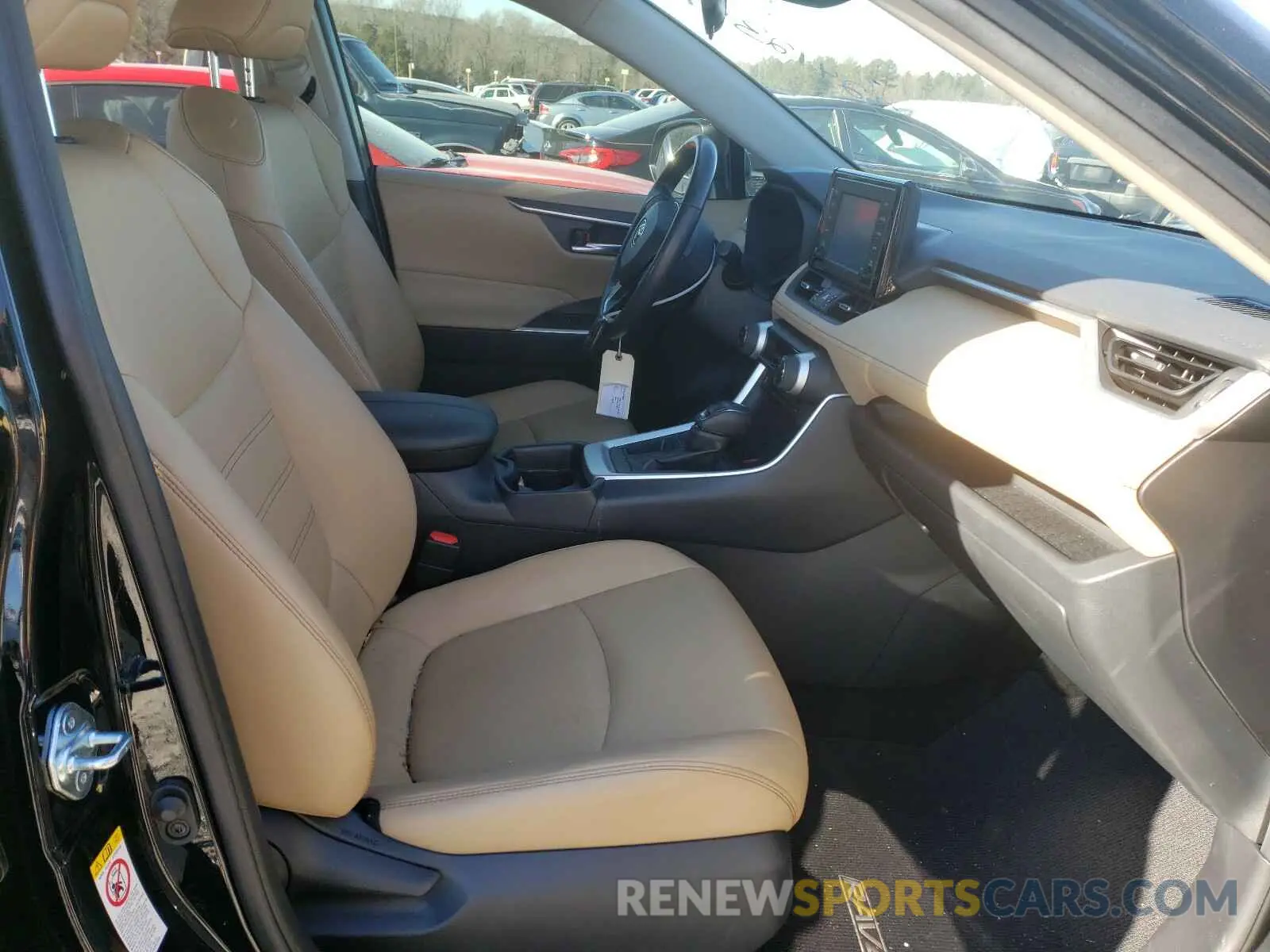 5 Photograph of a damaged car JTMC1RFV7KD508852 TOYOTA RAV4 2019