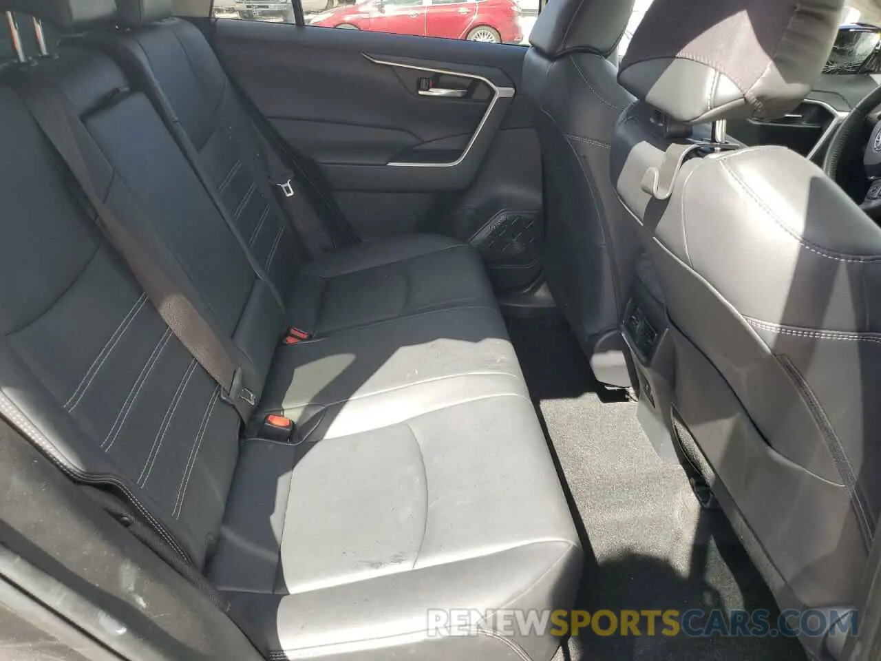 11 Photograph of a damaged car JTMC1RFV8KD022843 TOYOTA RAV4 2019
