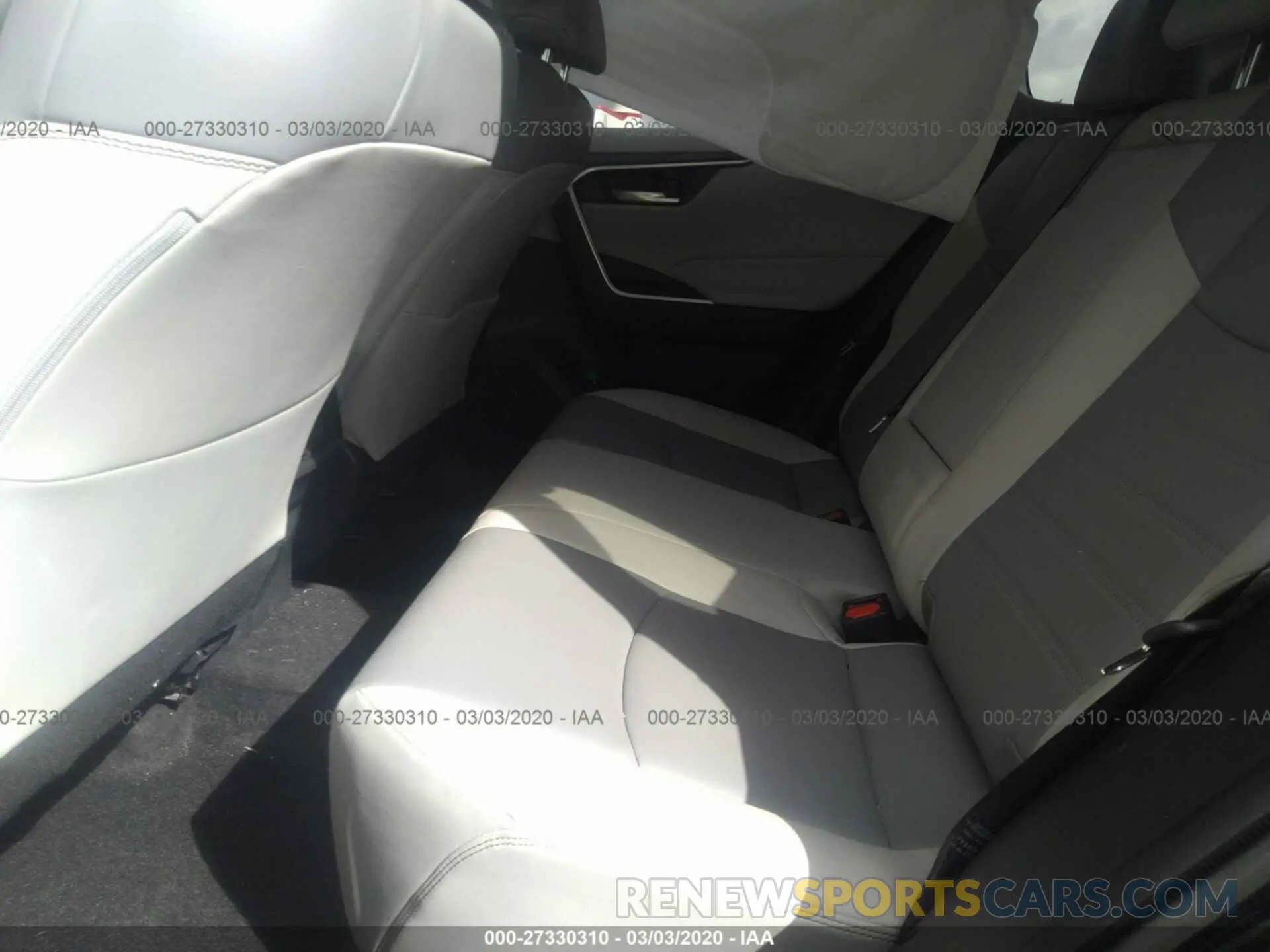 8 Photograph of a damaged car JTMC1RFVXKD510305 TOYOTA RAV4 2019
