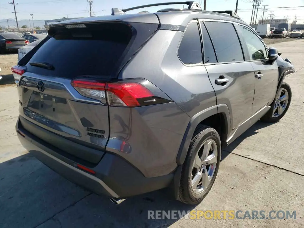 4 Photograph of a damaged car JTMDWRFV1KD027596 TOYOTA RAV4 2019