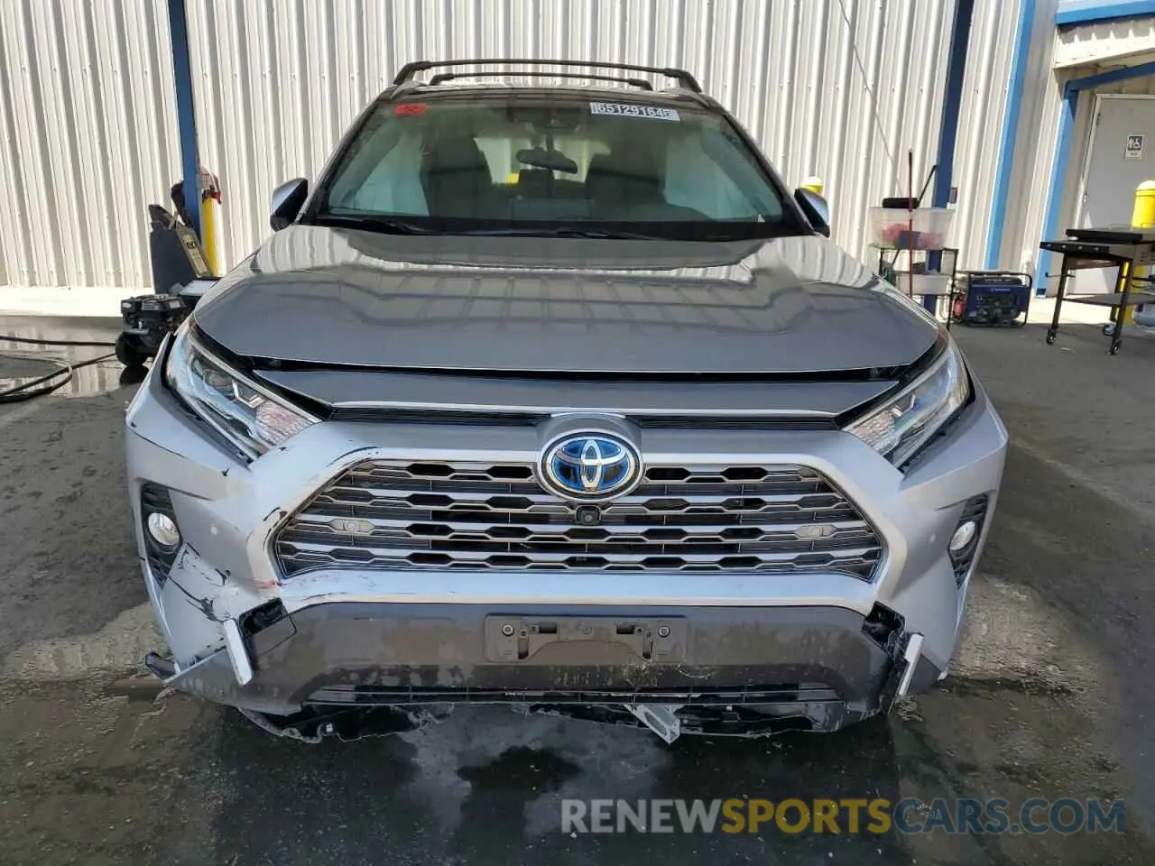 5 Photograph of a damaged car JTMDWRFV2KD504780 TOYOTA RAV4 2019