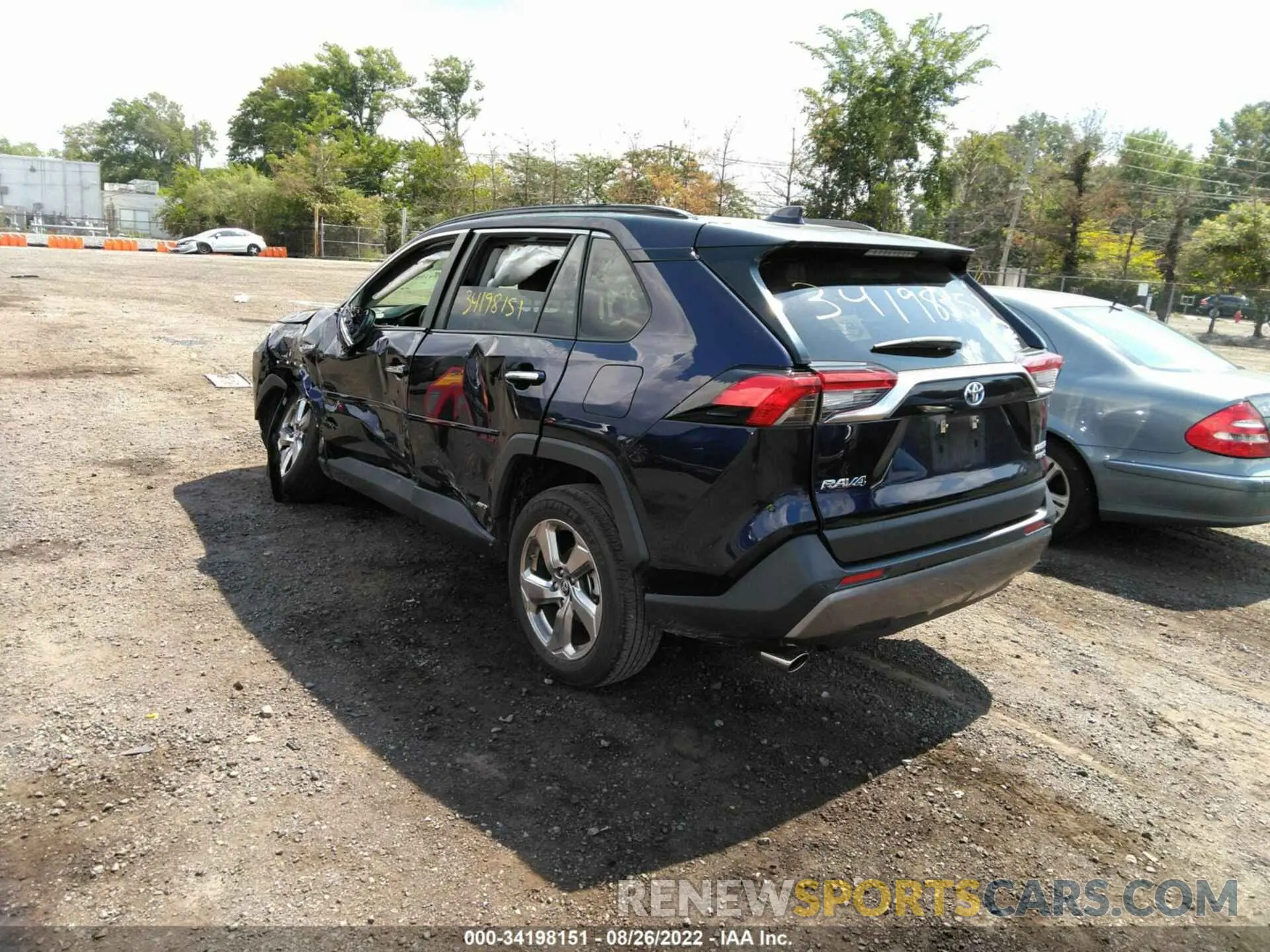 3 Фотография поврежденного автомобиля JTMDWRFV3KJ007366 TOYOTA RAV4 2019