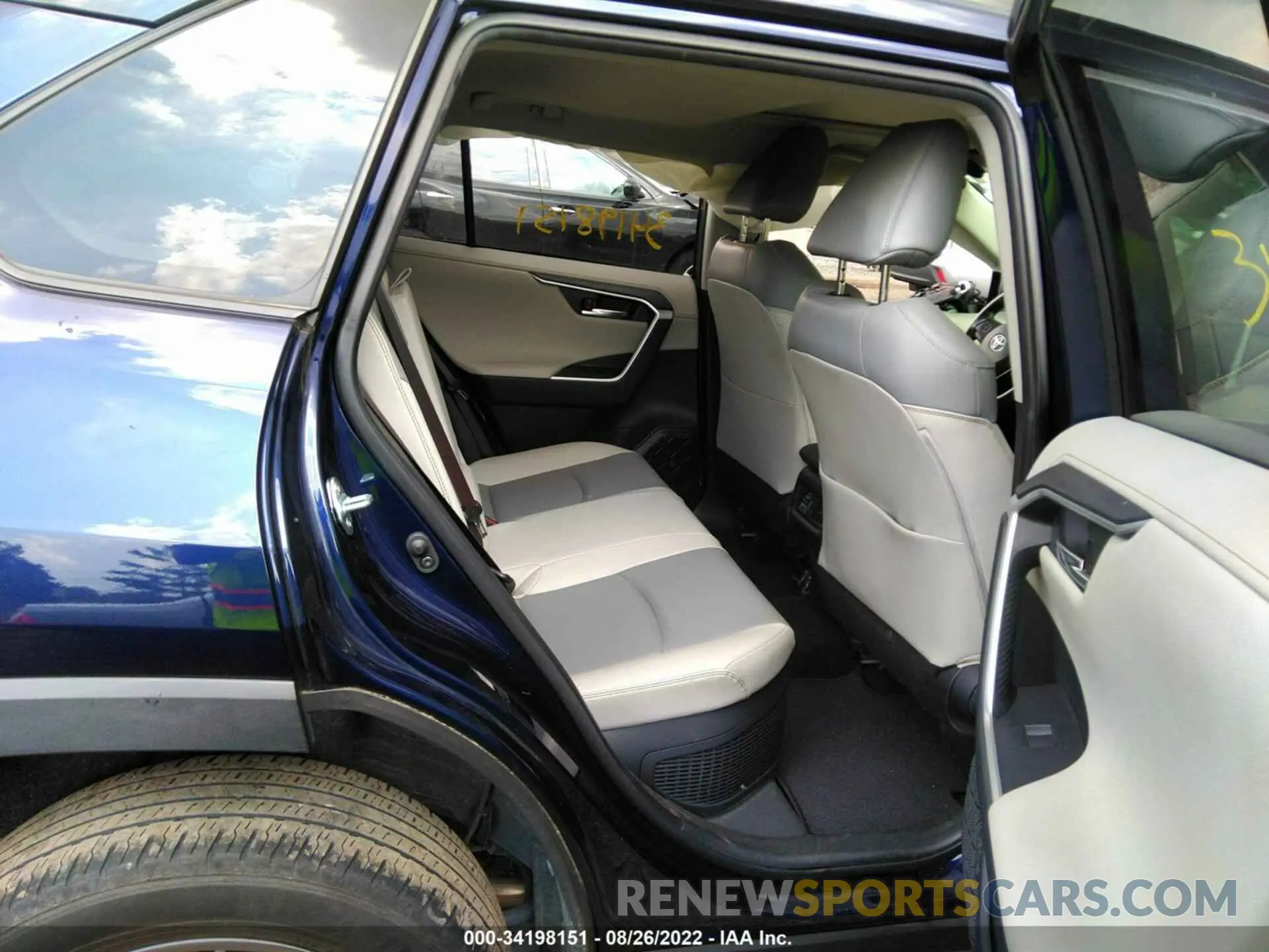 8 Фотография поврежденного автомобиля JTMDWRFV3KJ007366 TOYOTA RAV4 2019