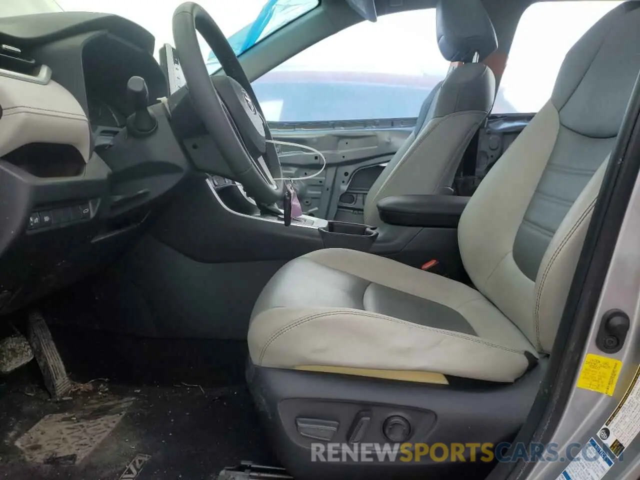 7 Фотография поврежденного автомобиля JTMDWRFV5KD027732 TOYOTA RAV4 2019
