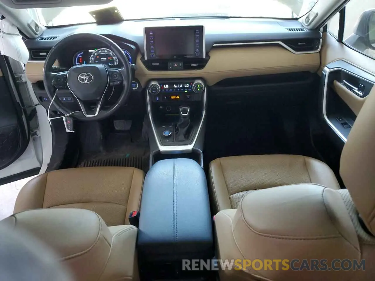 8 Photograph of a damaged car JTMDWRFV7KD521395 TOYOTA RAV4 2019