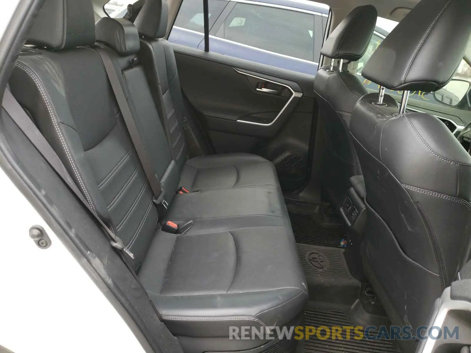 6 Photograph of a damaged car JTMDWRFV8KJ003376 TOYOTA RAV4 2019