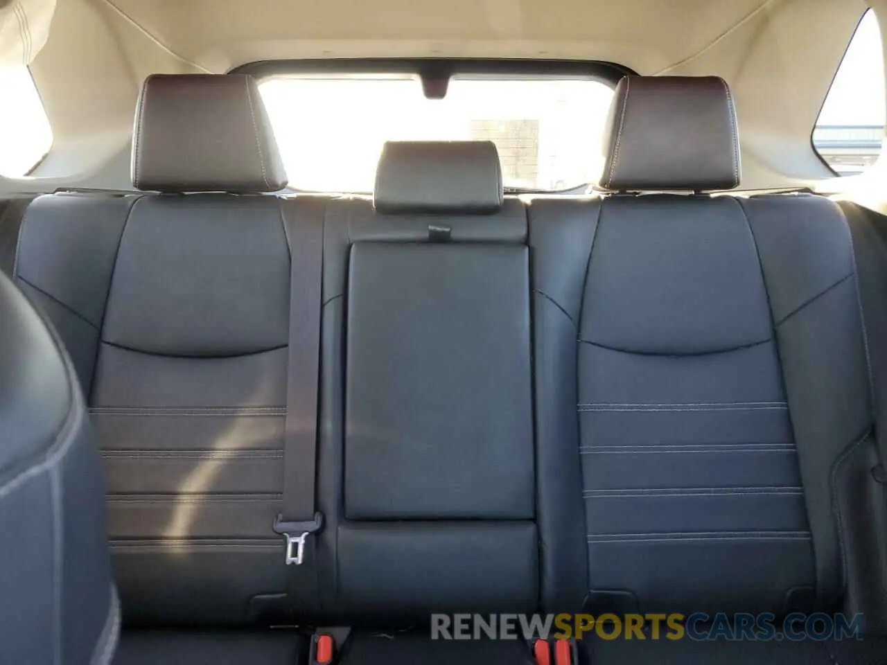 10 Фотография поврежденного автомобиля JTMDWRFVXKD512352 TOYOTA RAV4 2019