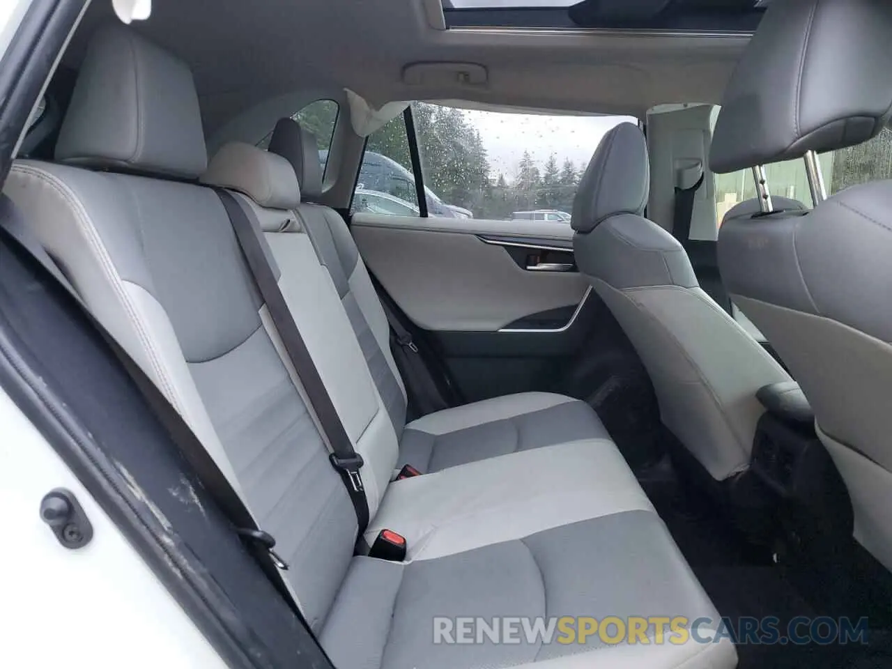 11 Photograph of a damaged car JTMDWRFVXKD515302 TOYOTA RAV4 2019