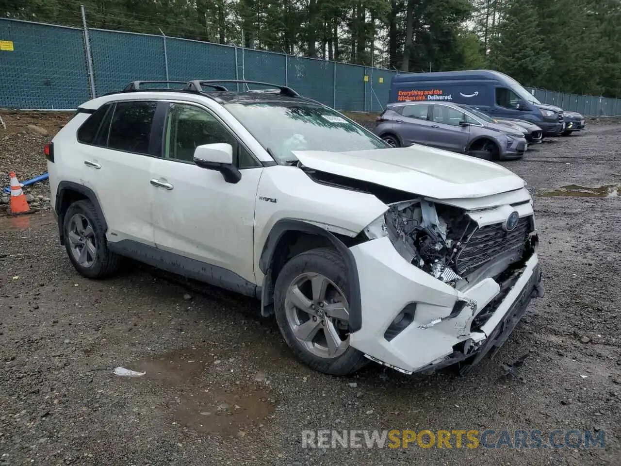 4 Photograph of a damaged car JTMDWRFVXKD515302 TOYOTA RAV4 2019