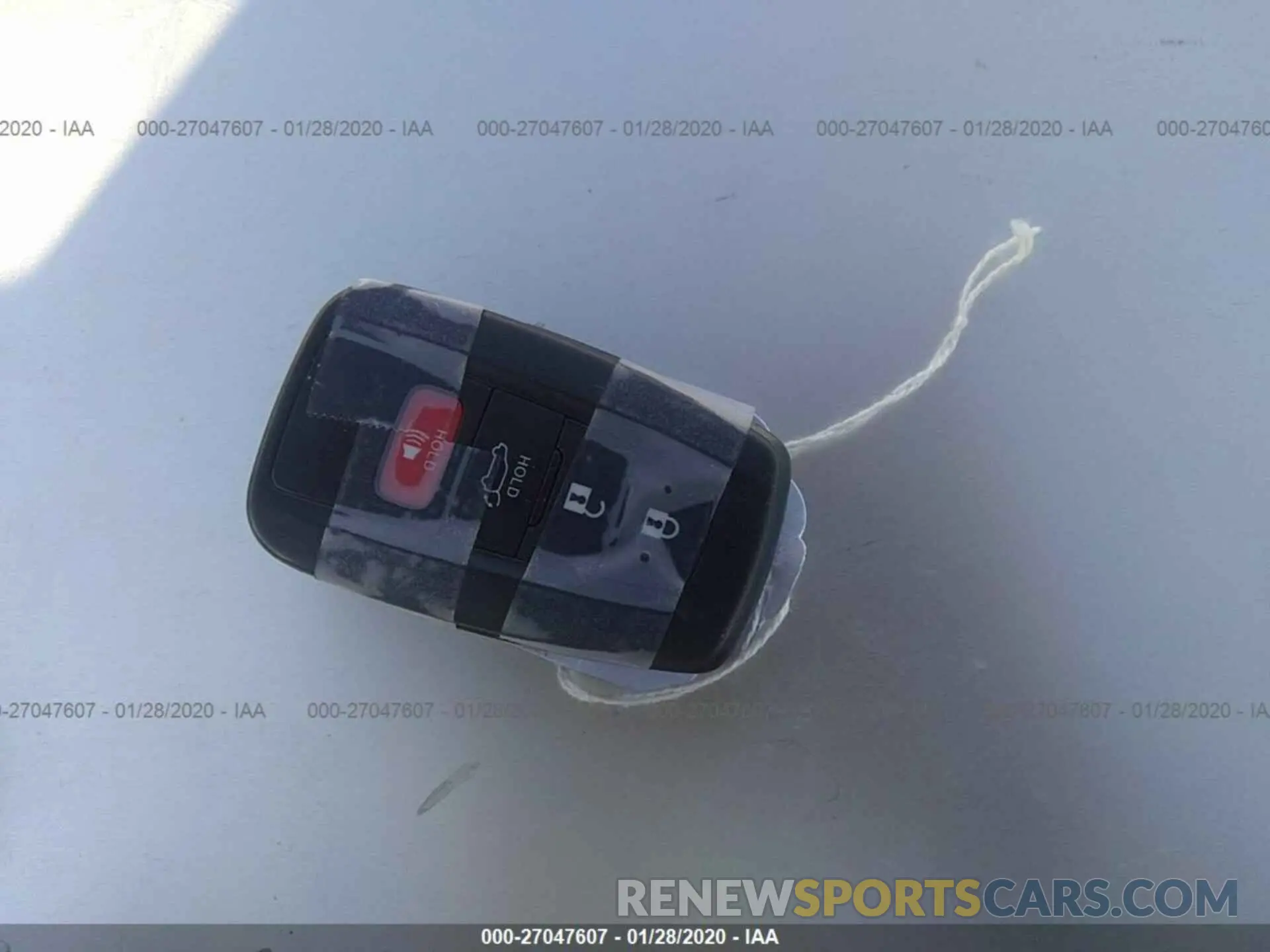 11 Photograph of a damaged car JTMEWRFV0KJ016904 TOYOTA RAV4 2019