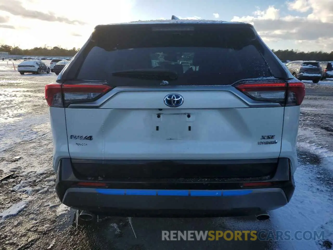 6 Photograph of a damaged car JTMEWRFV1KJ023859 TOYOTA RAV4 2019