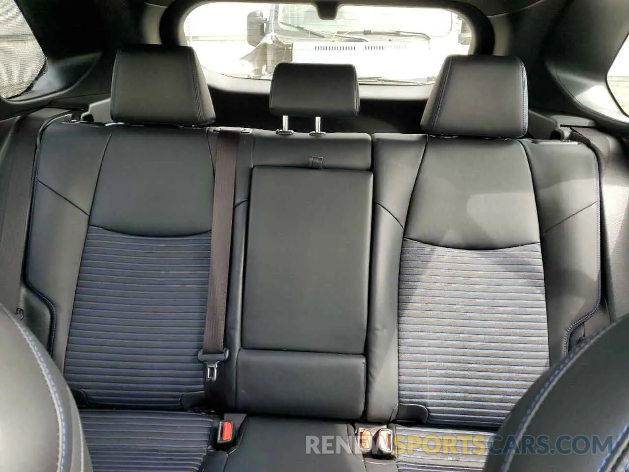 10 Фотография поврежденного автомобиля JTMEWRFV2KD508428 TOYOTA RAV4 2019