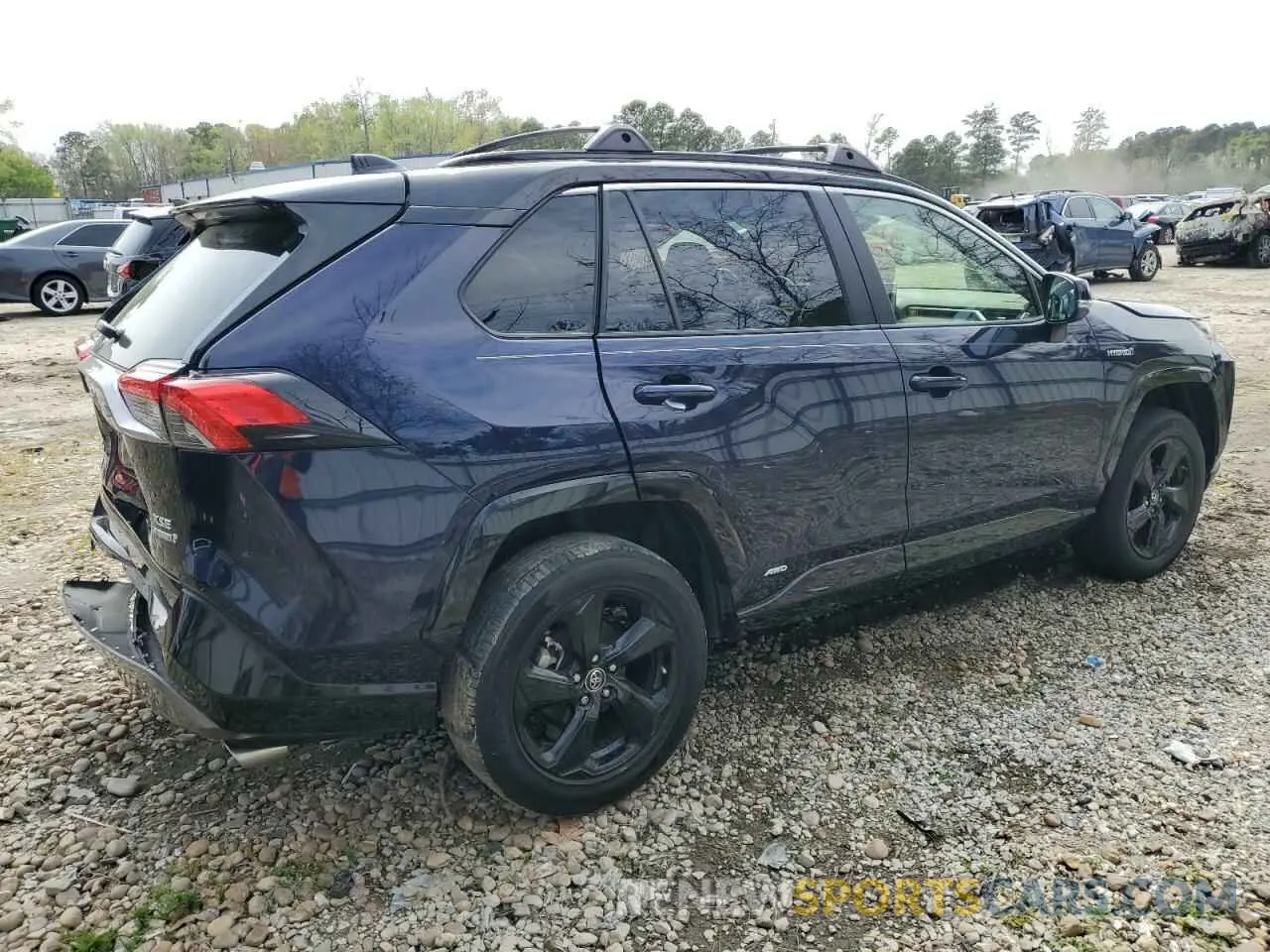 3 Фотография поврежденного автомобиля JTMEWRFV2KD508428 TOYOTA RAV4 2019