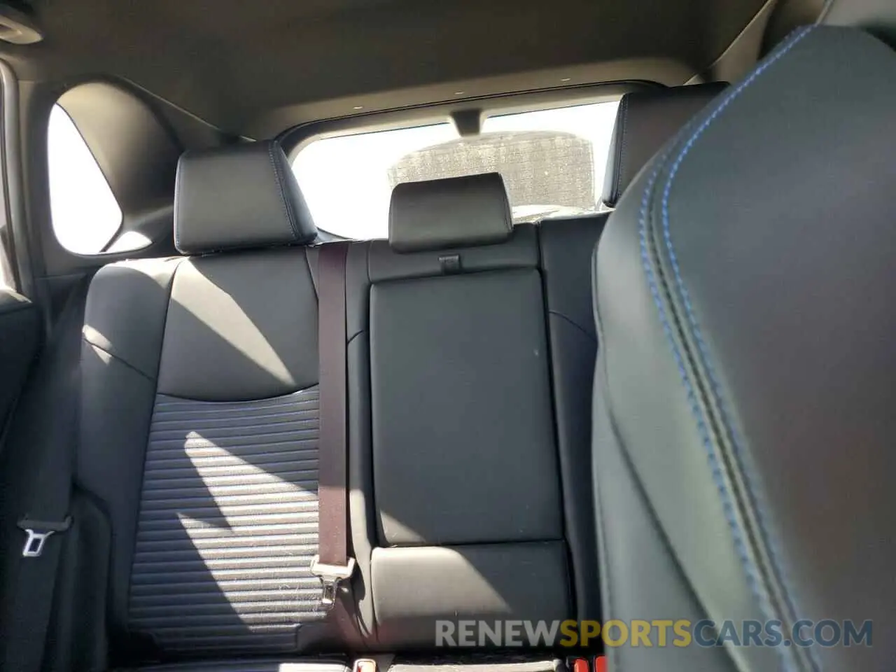 10 Photograph of a damaged car JTMEWRFV2KD510101 TOYOTA RAV4 2019