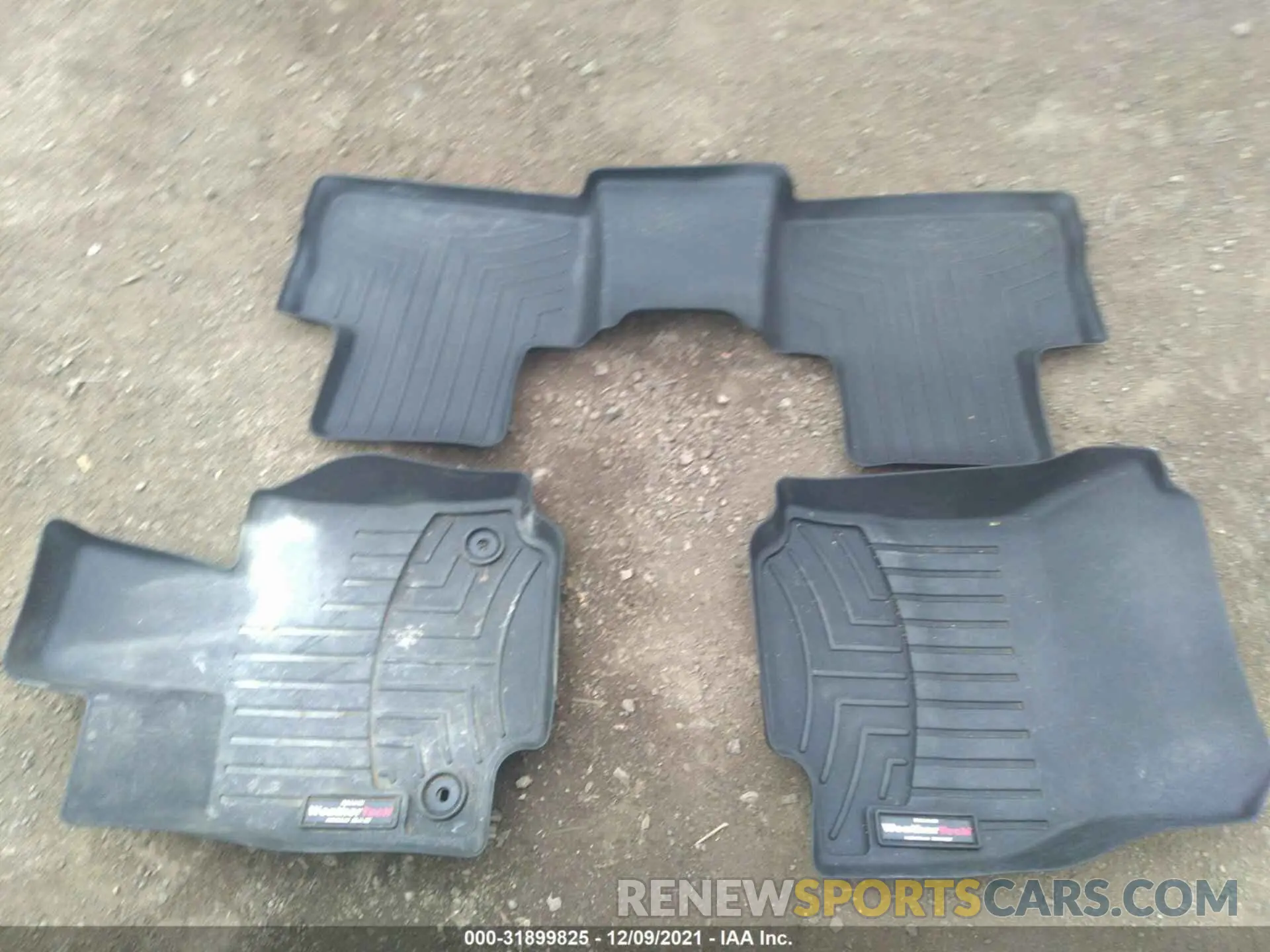 11 Photograph of a damaged car JTMEWRFV2KJ007332 TOYOTA RAV4 2019