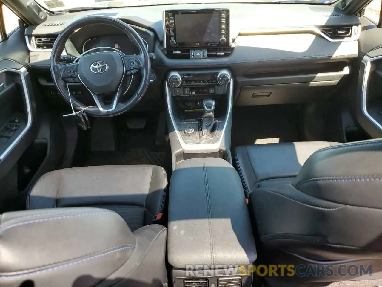8 Фотография поврежденного автомобиля JTMEWRFV5KD514272 TOYOTA RAV4 2019
