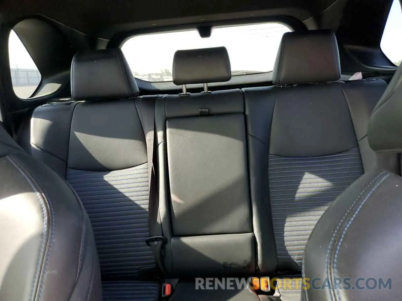 10 Фотография поврежденного автомобиля JTMEWRFV5KD519293 TOYOTA RAV4 2019