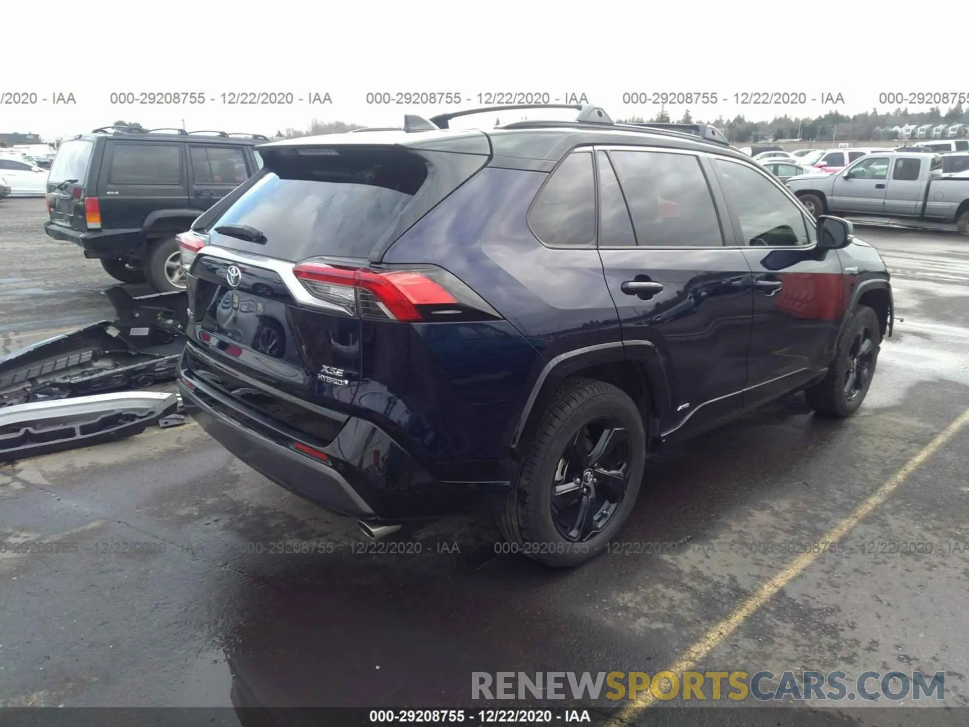 4 Photograph of a damaged car JTMEWRFV5KJ001637 TOYOTA RAV4 2019