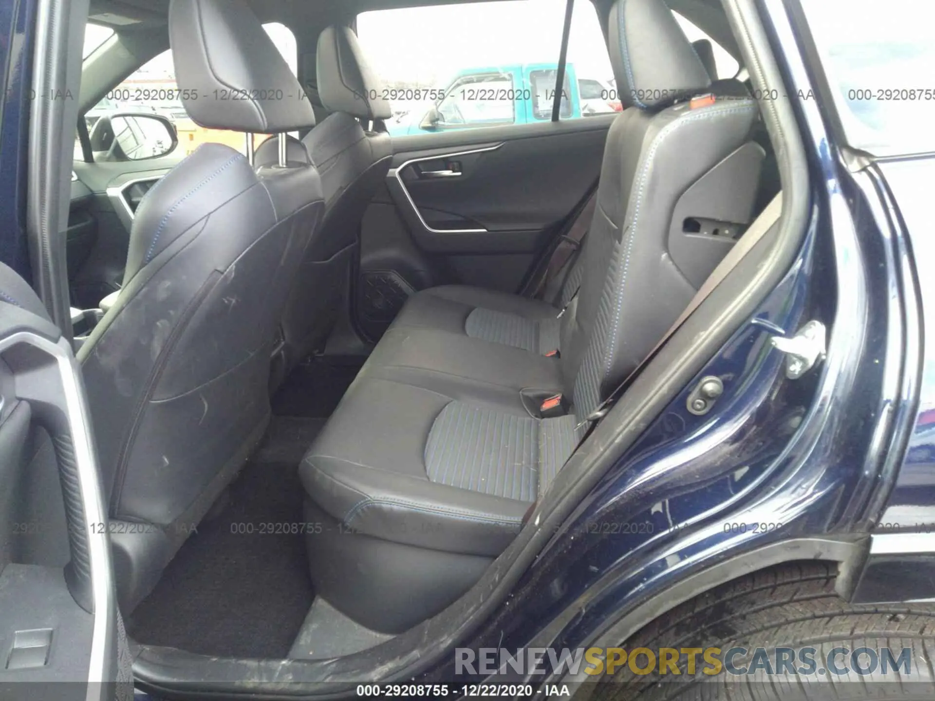 8 Photograph of a damaged car JTMEWRFV5KJ001637 TOYOTA RAV4 2019