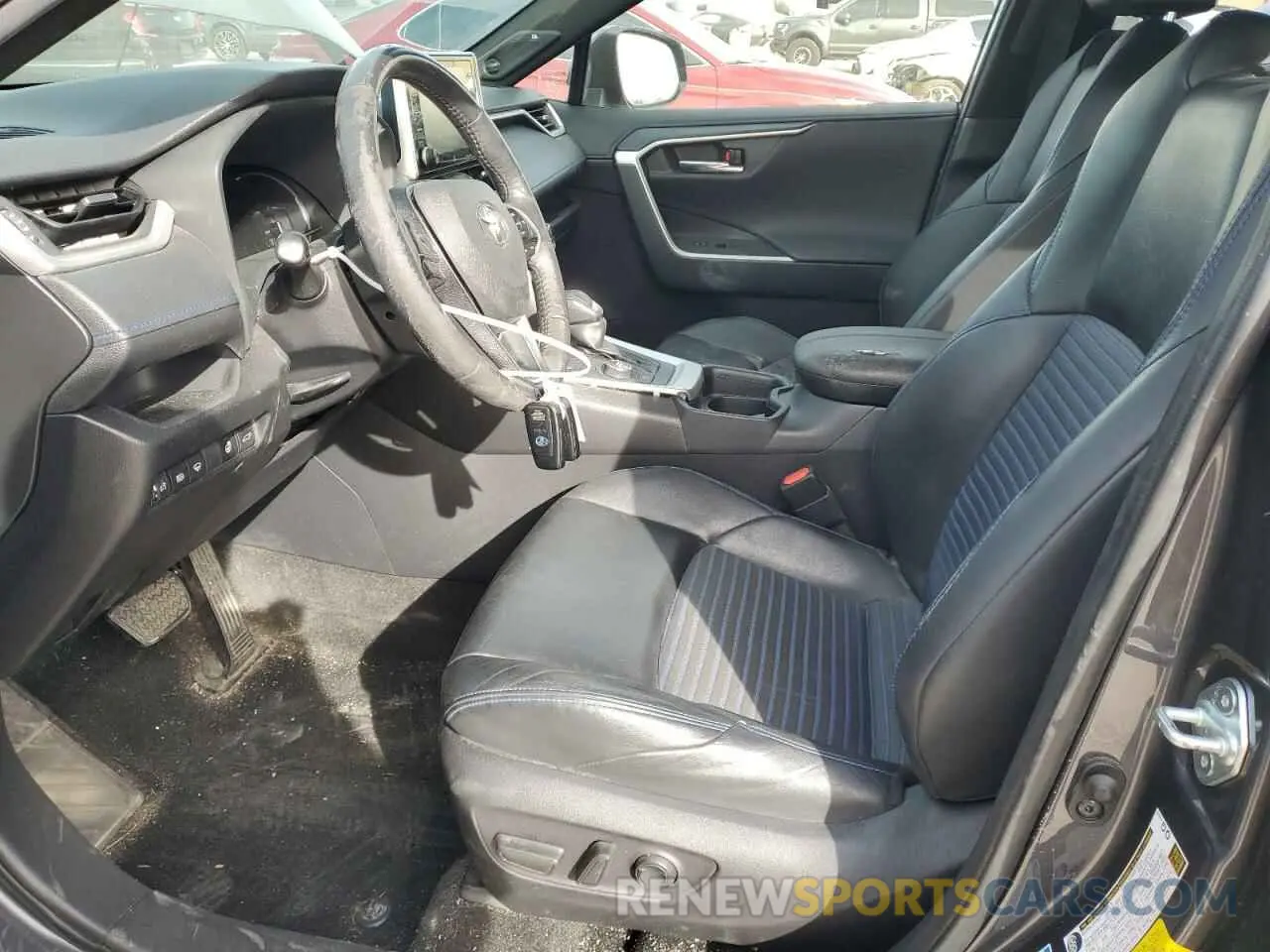 7 Фотография поврежденного автомобиля JTMEWRFV6KJ013084 TOYOTA RAV4 2019