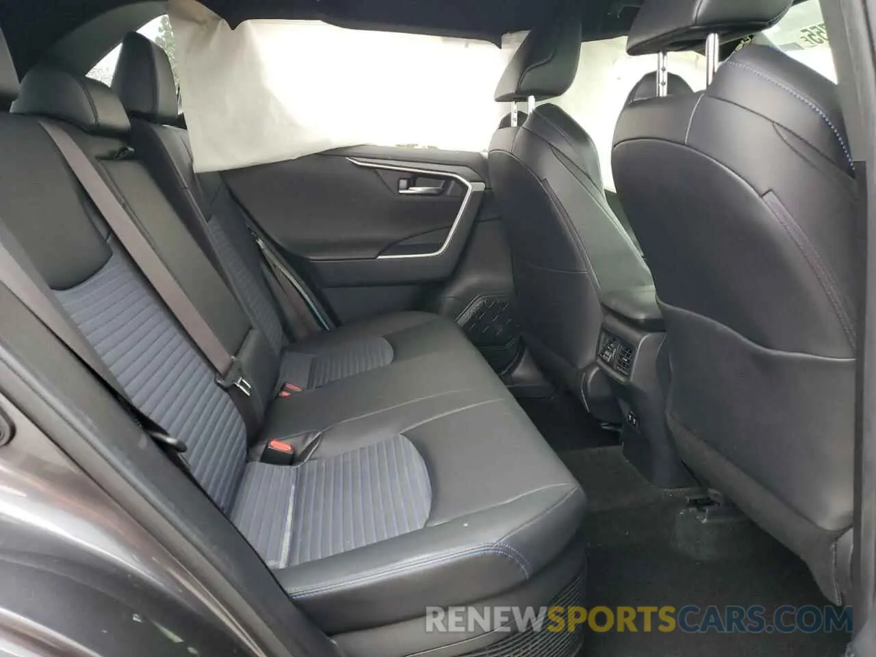11 Photograph of a damaged car JTMEWRFV8KD511771 TOYOTA RAV4 2019