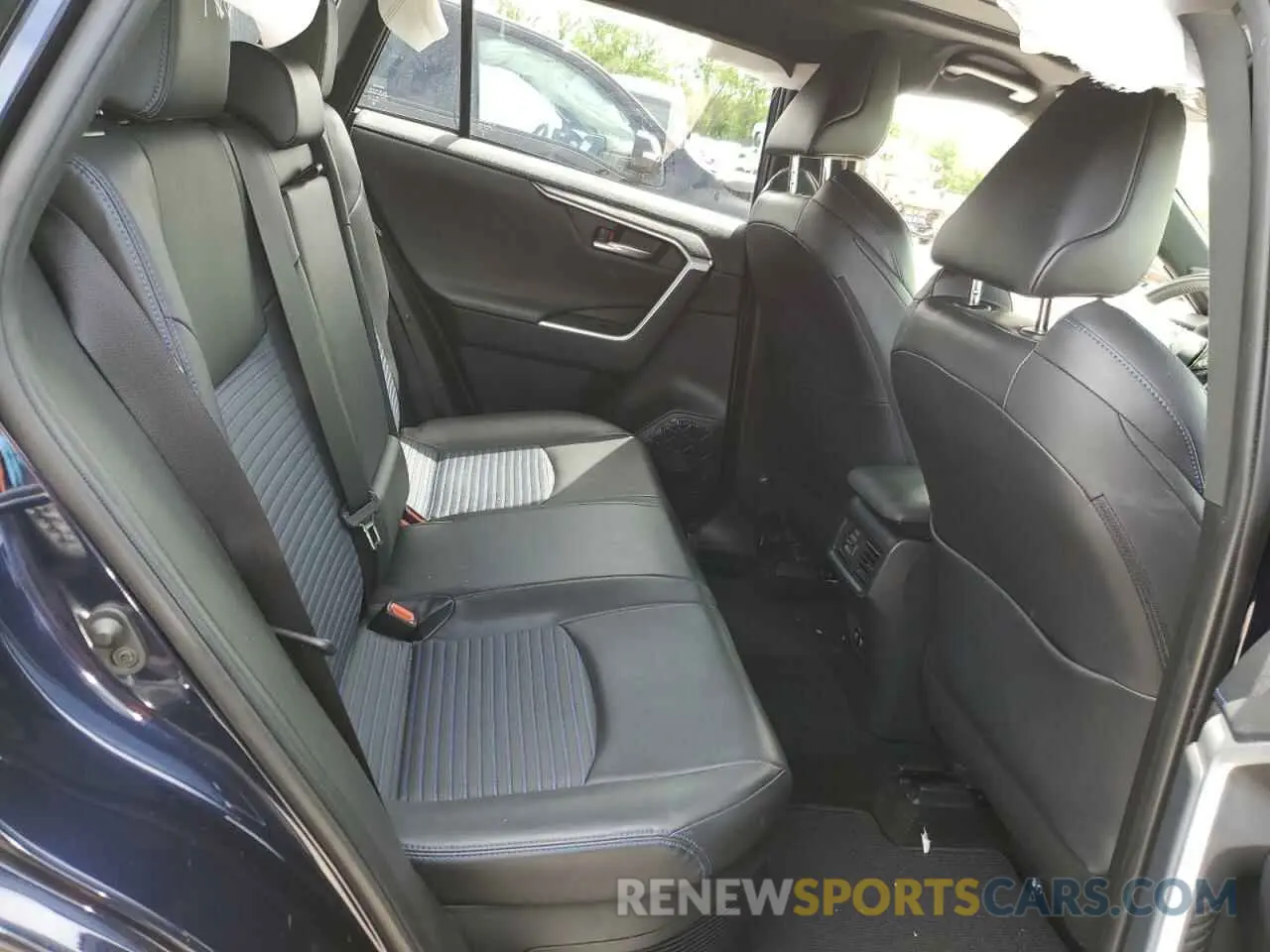 11 Photograph of a damaged car JTMEWRFV8KD520292 TOYOTA RAV4 2019