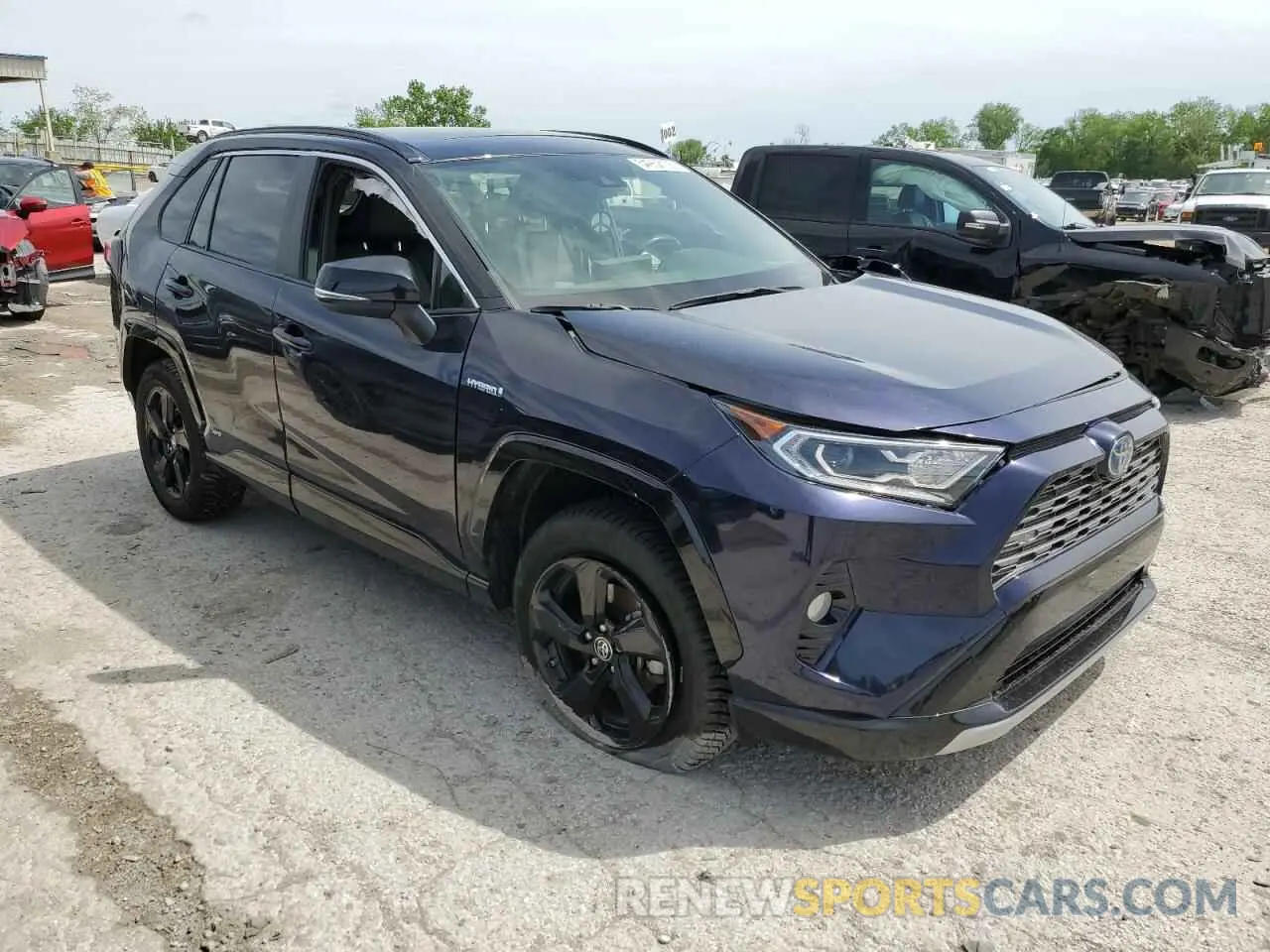 4 Photograph of a damaged car JTMEWRFV8KD520292 TOYOTA RAV4 2019