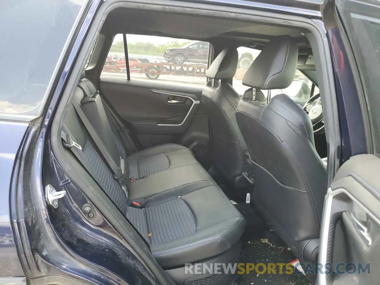 11 Фотография поврежденного автомобиля JTMEWRFV8KJ015824 TOYOTA RAV4 2019