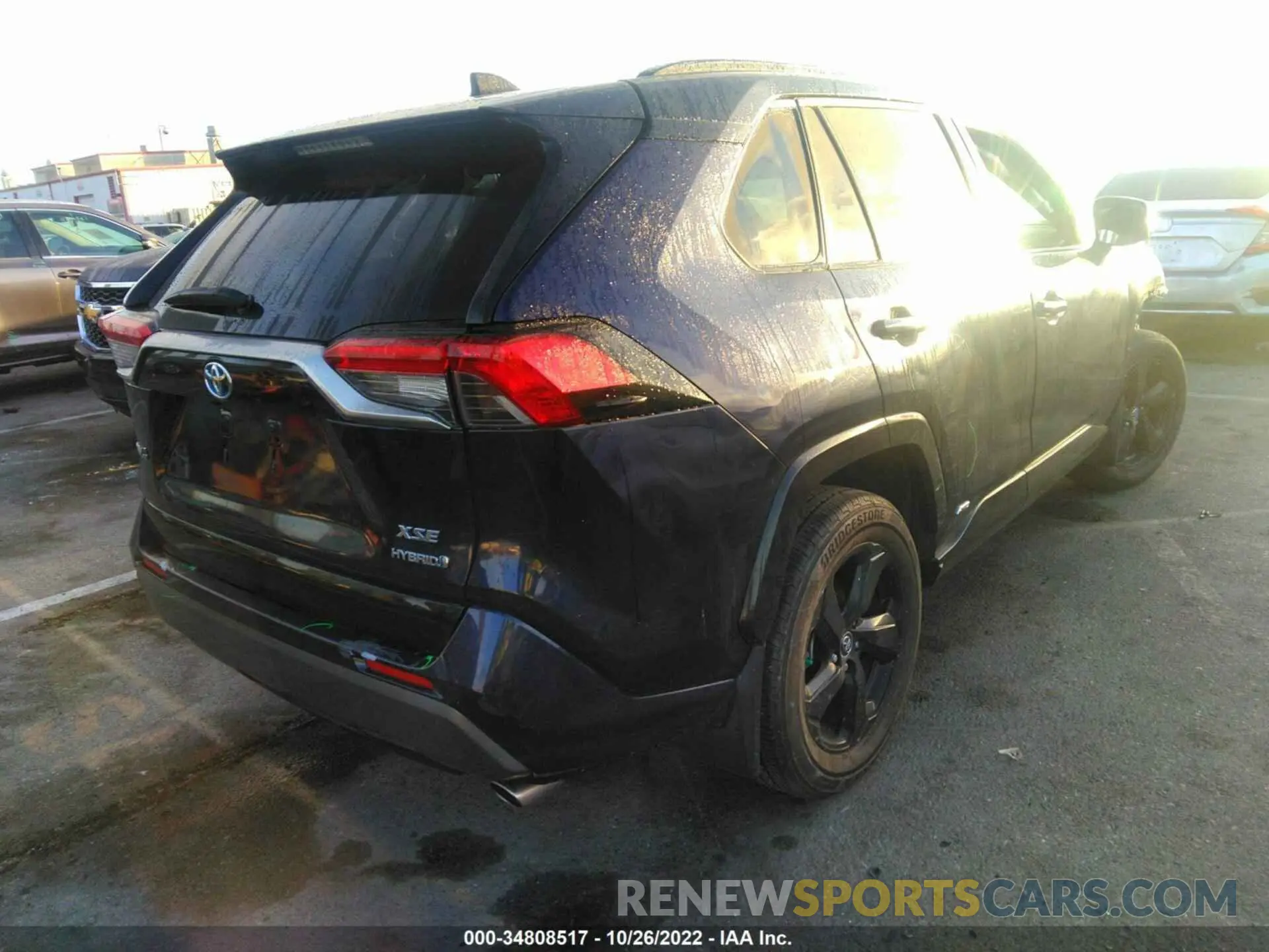 4 Photograph of a damaged car JTMEWRFV8KJ018206 TOYOTA RAV4 2019