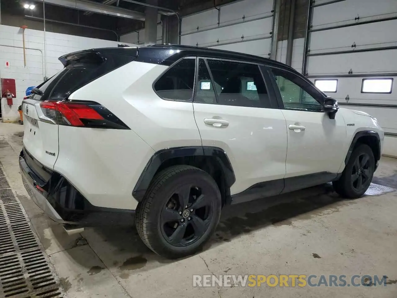 3 Фотография поврежденного автомобиля JTMEWRFVXKD510024 TOYOTA RAV4 2019