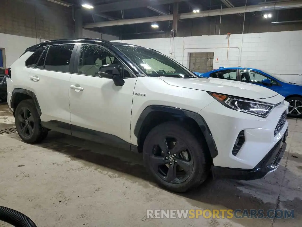 4 Фотография поврежденного автомобиля JTMEWRFVXKD510024 TOYOTA RAV4 2019