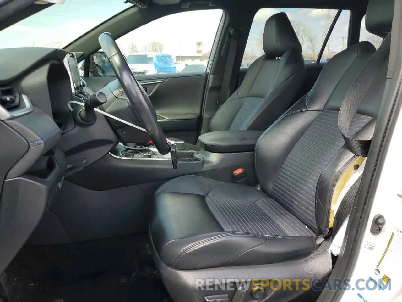 7 Фотография поврежденного автомобиля JTMEWRFVXKD510024 TOYOTA RAV4 2019