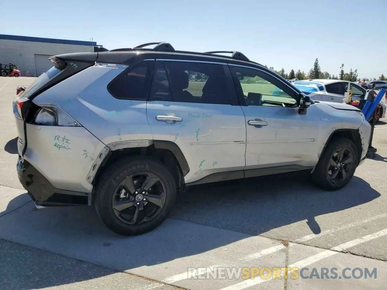 3 Фотография поврежденного автомобиля JTMEWRFVXKD519161 TOYOTA RAV4 2019
