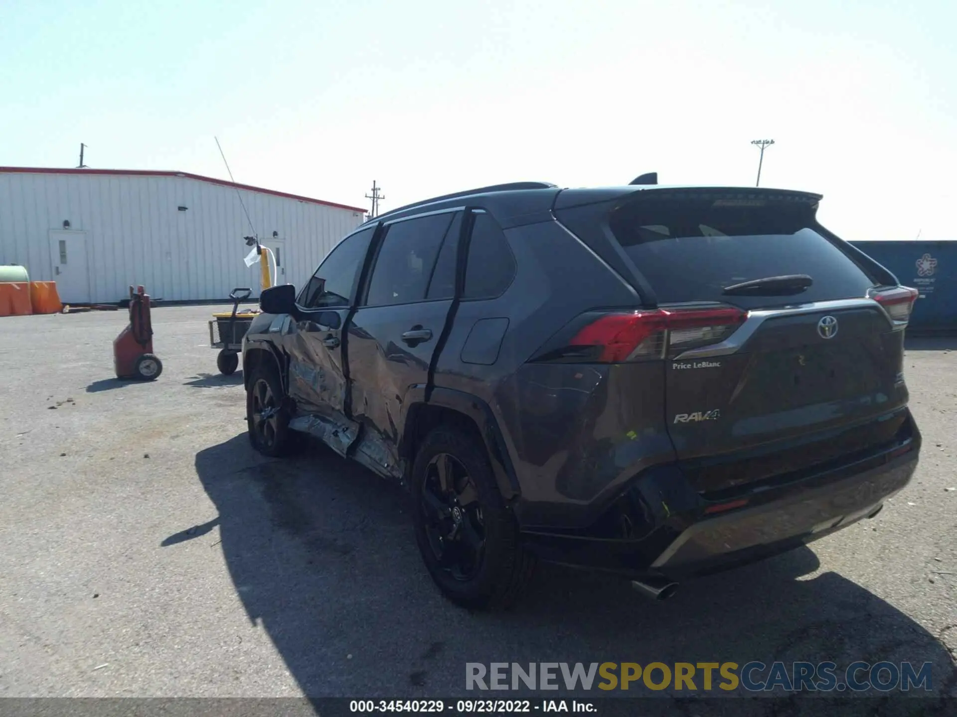 3 Фотография поврежденного автомобиля JTMEWRFVXKJ016599 TOYOTA RAV4 2019