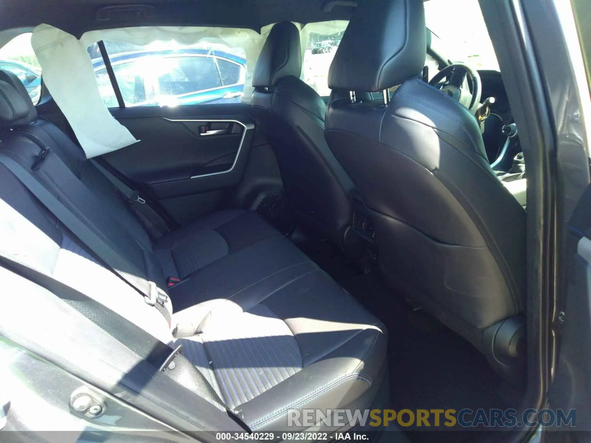 8 Фотография поврежденного автомобиля JTMEWRFVXKJ016599 TOYOTA RAV4 2019
